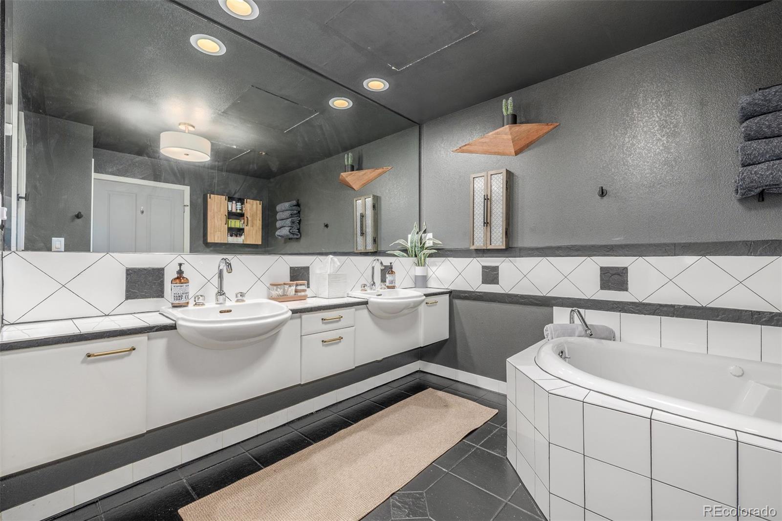 MLS Image #21 for 1499  blake street,denver, Colorado