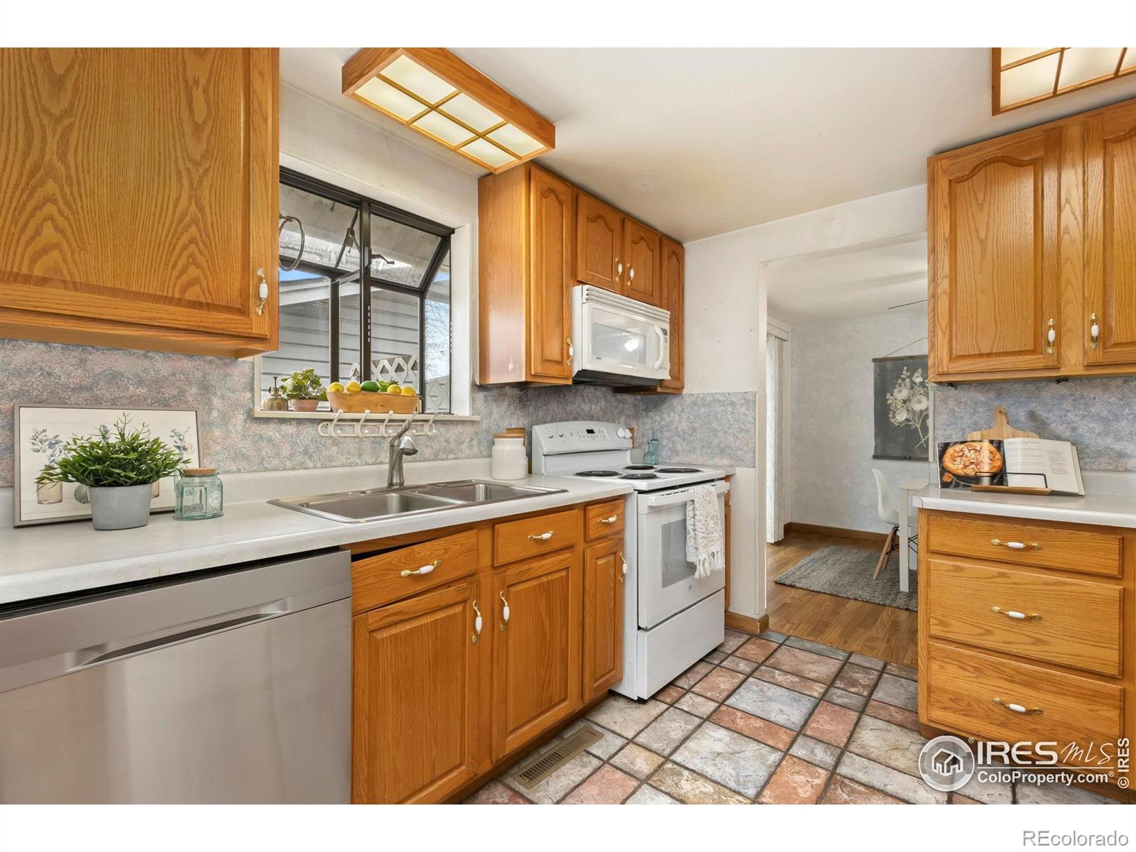 MLS Image #6 for 911  timber court,longmont, Colorado
