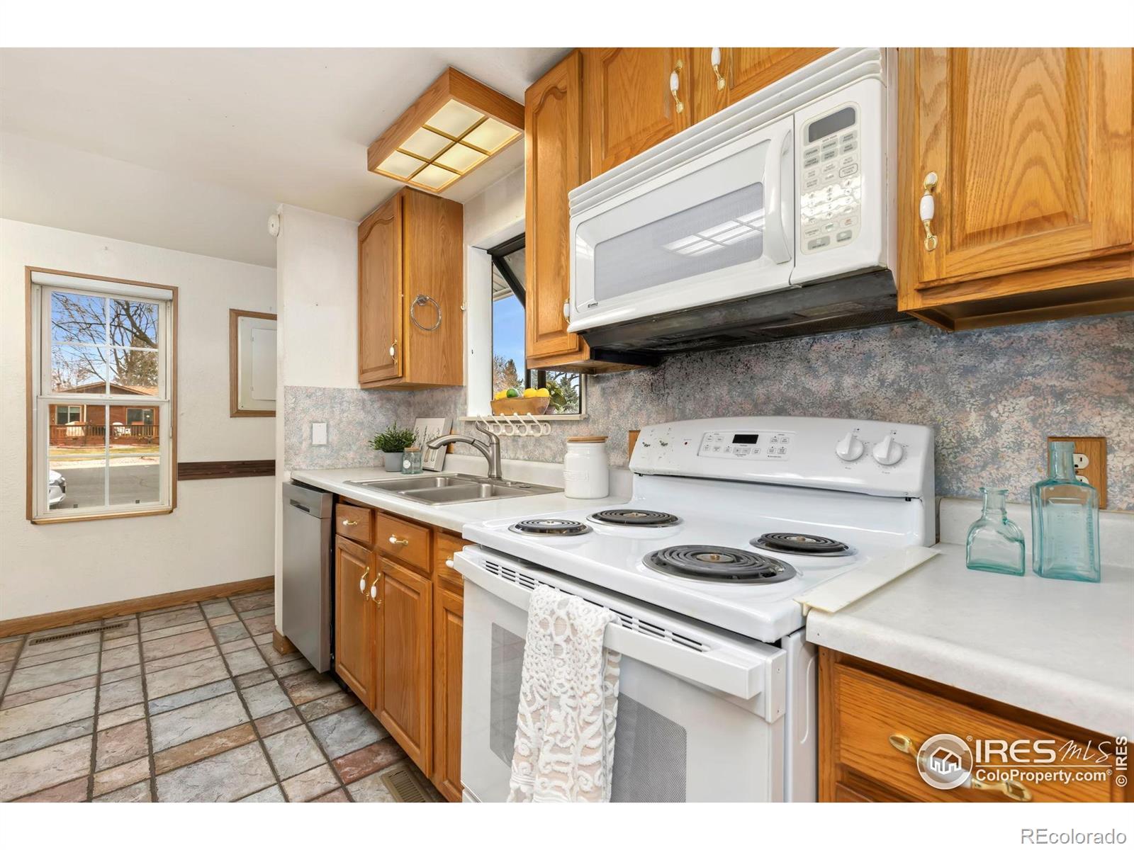 MLS Image #7 for 911  timber court,longmont, Colorado