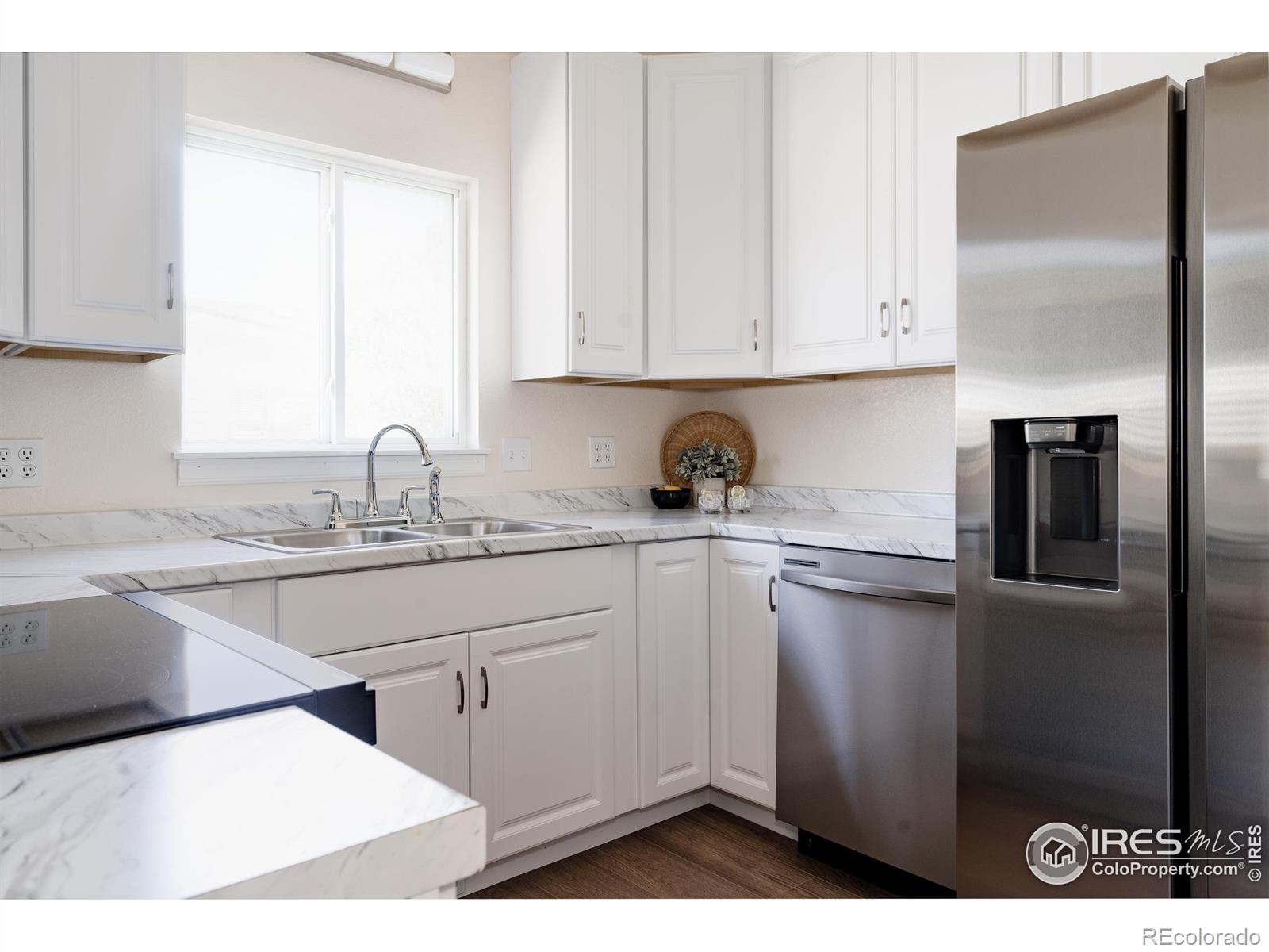 MLS Image #6 for 934  6th street,berthoud, Colorado