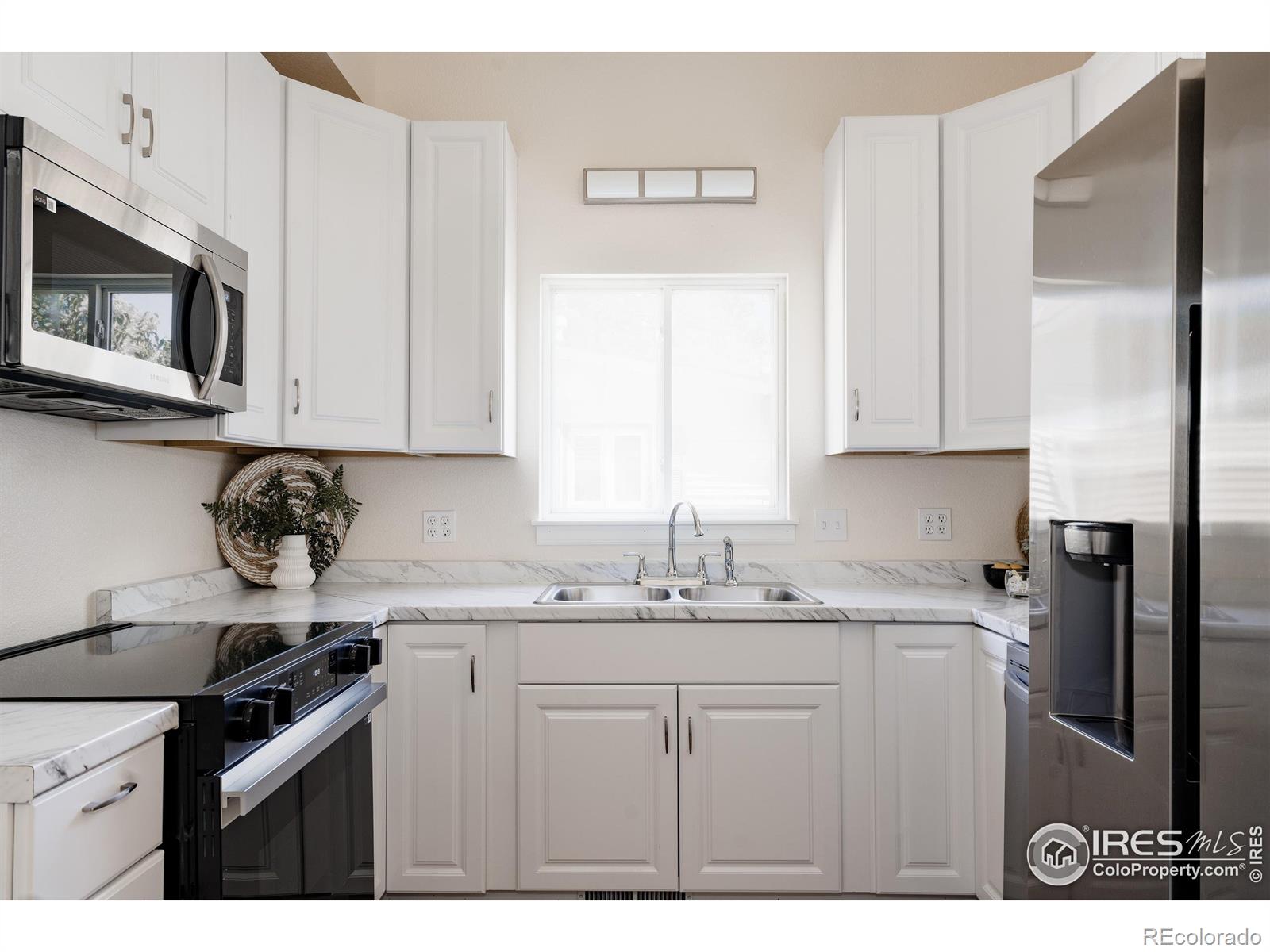 MLS Image #7 for 934  6th street,berthoud, Colorado