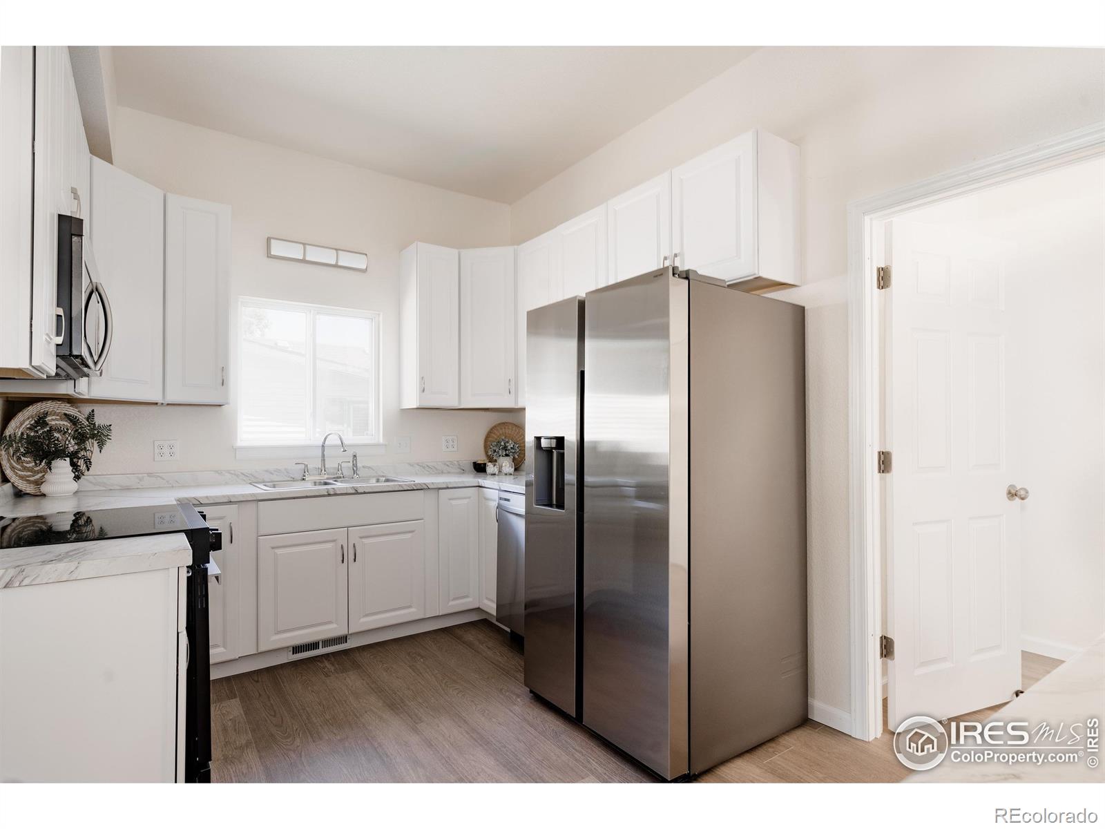 MLS Image #8 for 934  6th street,berthoud, Colorado