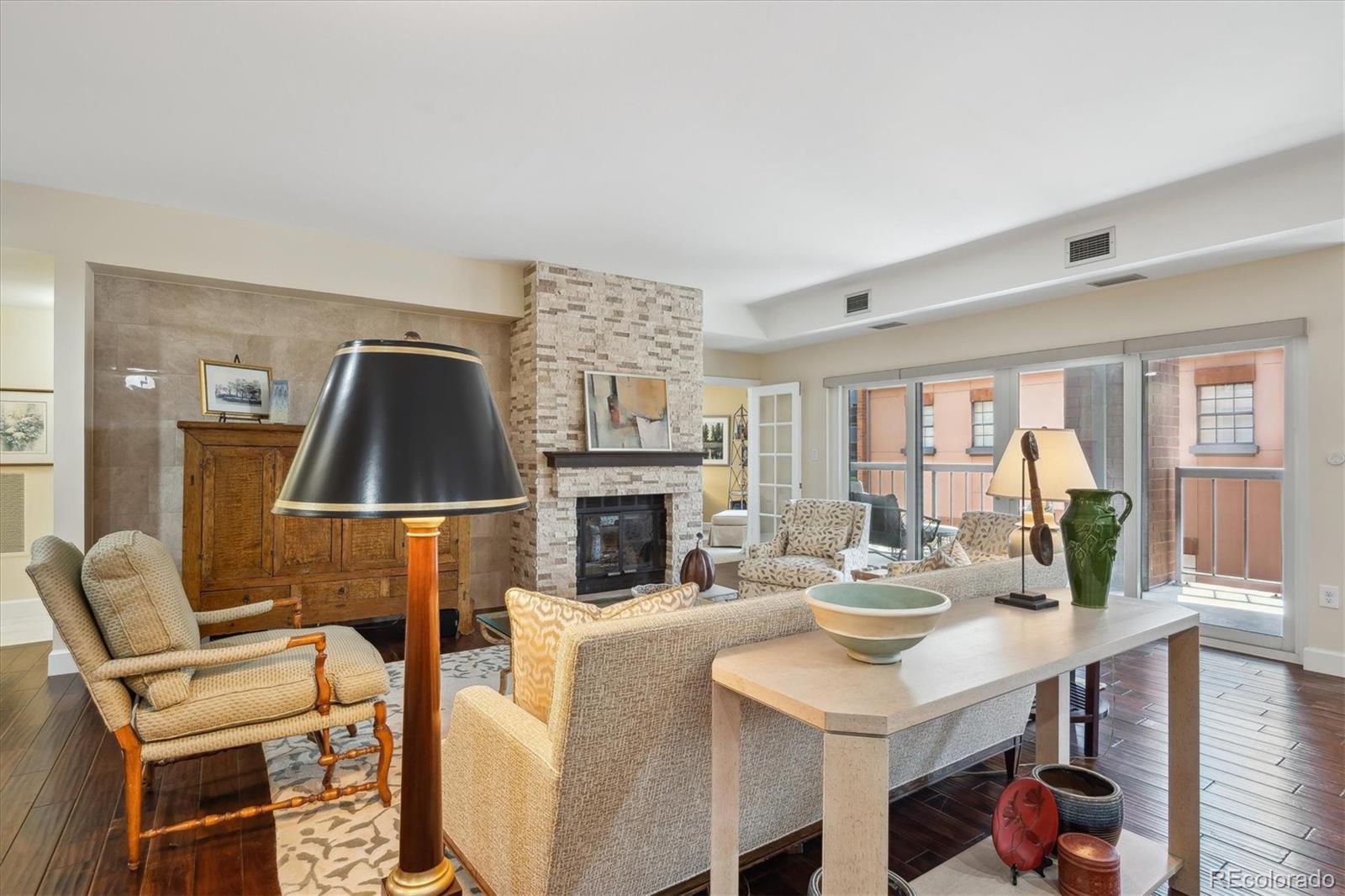 MLS Image #14 for 1512  larimer street,denver, Colorado