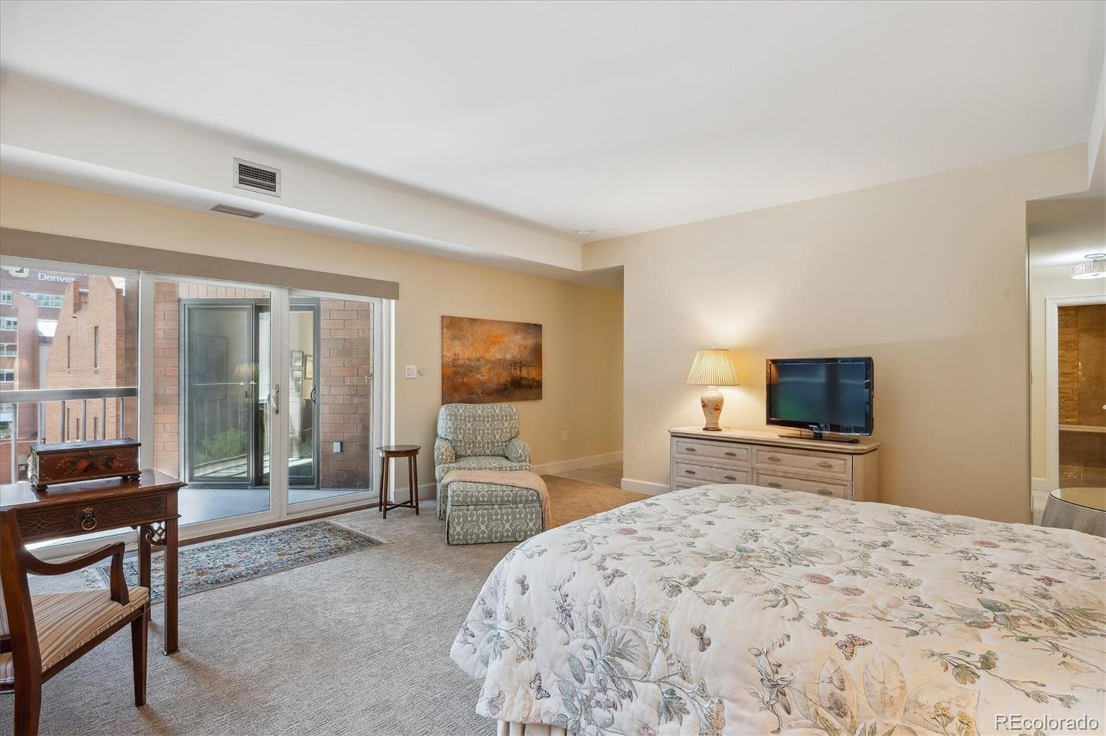 MLS Image #20 for 1512  larimer street,denver, Colorado