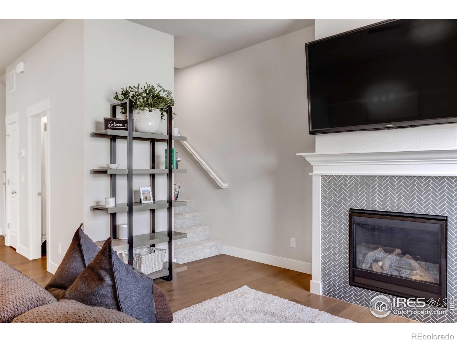 MLS Image #13 for 4112  greenhorn drive,loveland, Colorado