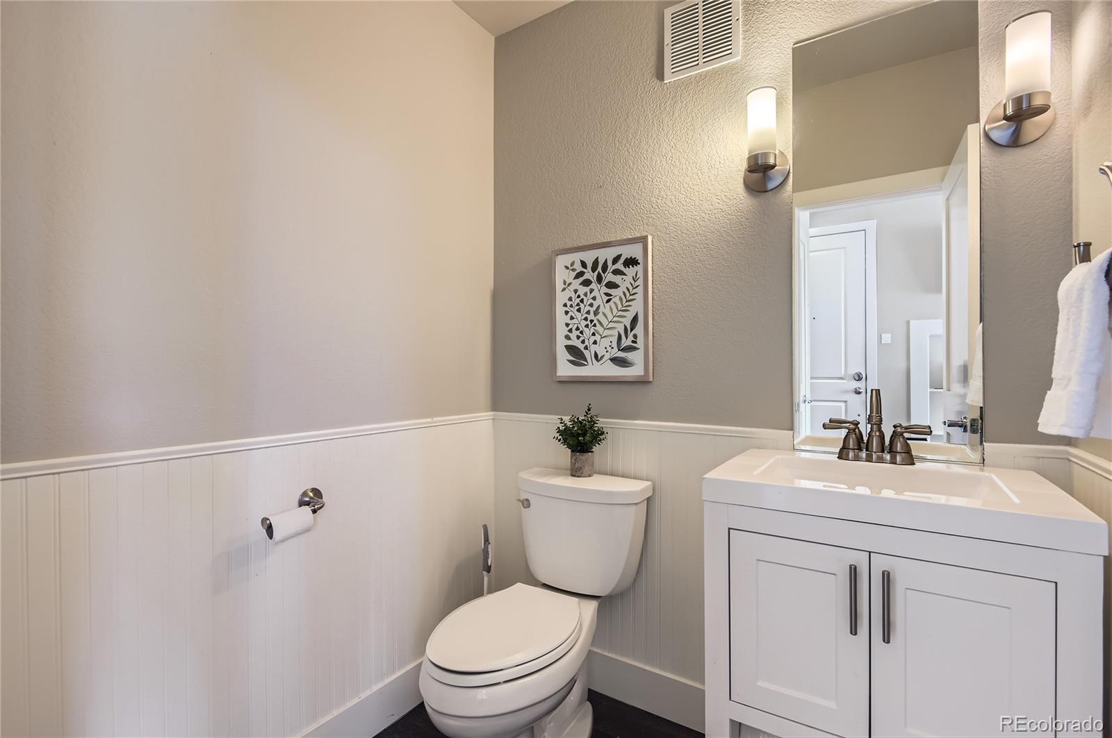 MLS Image #14 for 2700 e louisiana avenue,denver, Colorado