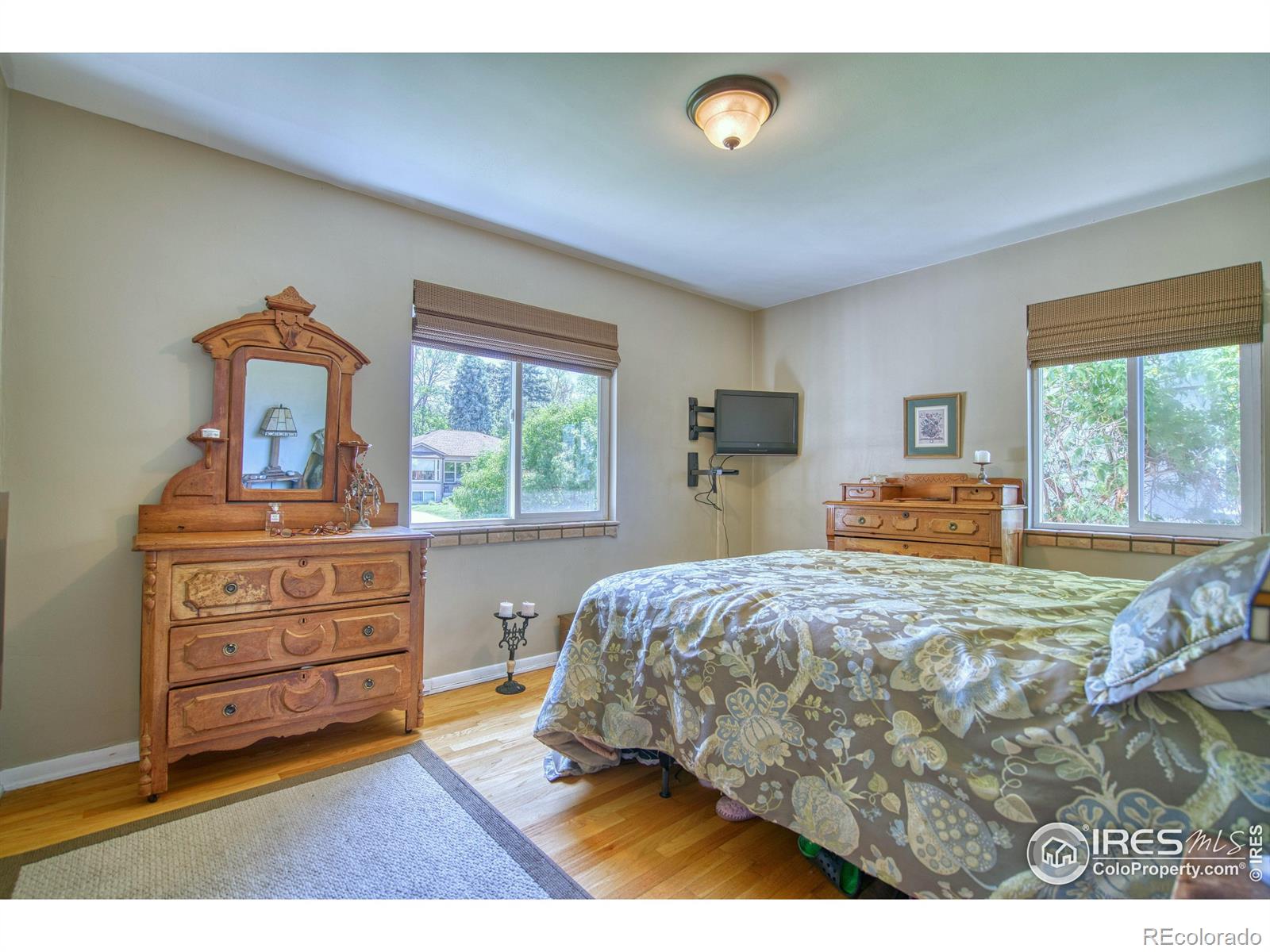 MLS Image #14 for 729  elm street,denver, Colorado