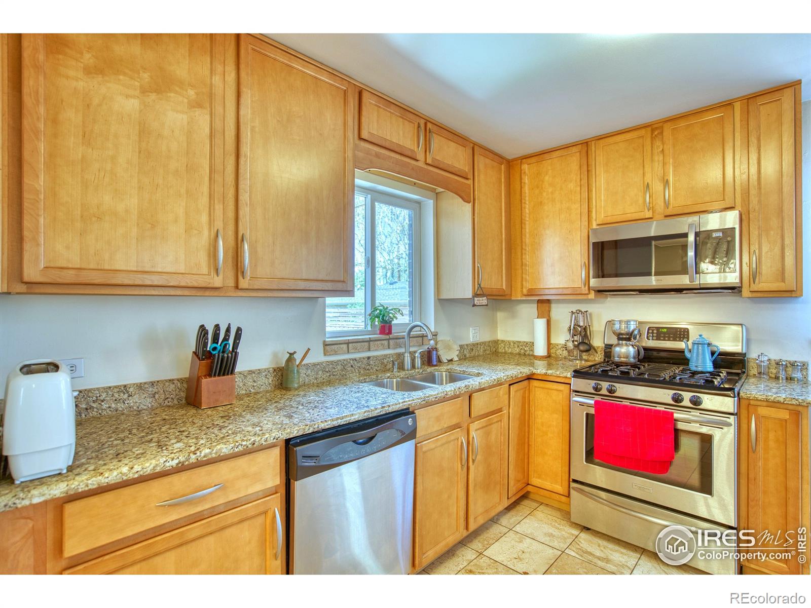 MLS Image #7 for 729  elm street,denver, Colorado
