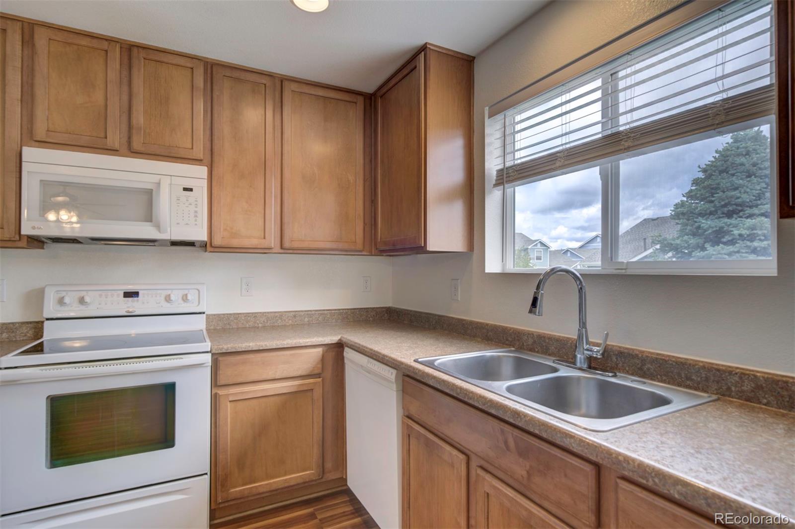 MLS Image #11 for 19249 e 58th avenue,denver, Colorado