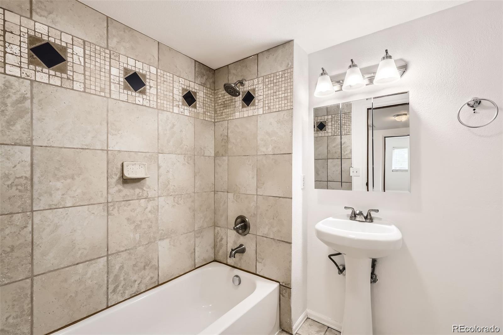 MLS Image #13 for 4730 s huron street,englewood, Colorado