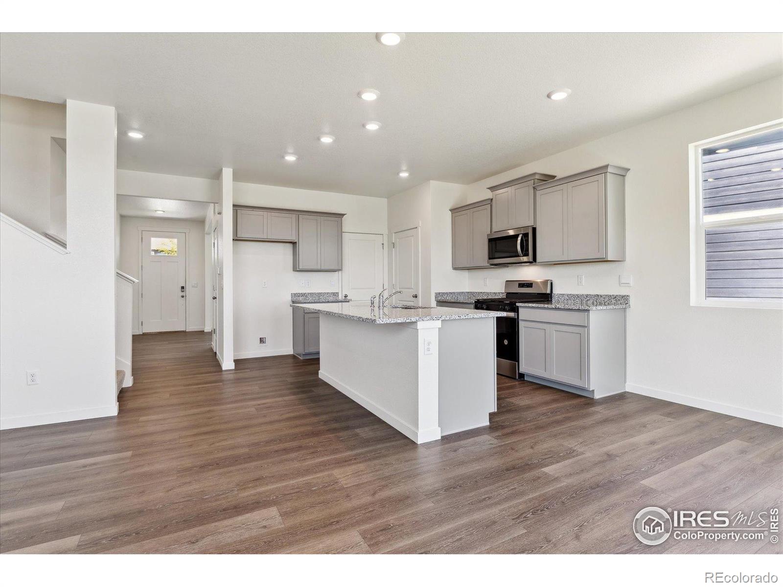 MLS Image #4 for 9902  cathay street,commerce city, Colorado