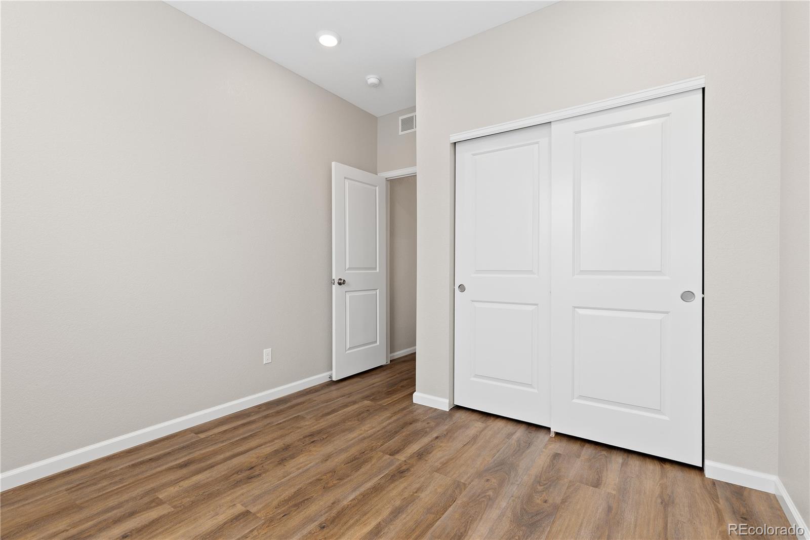 MLS Image #14 for 27639 e 7th lane,aurora, Colorado