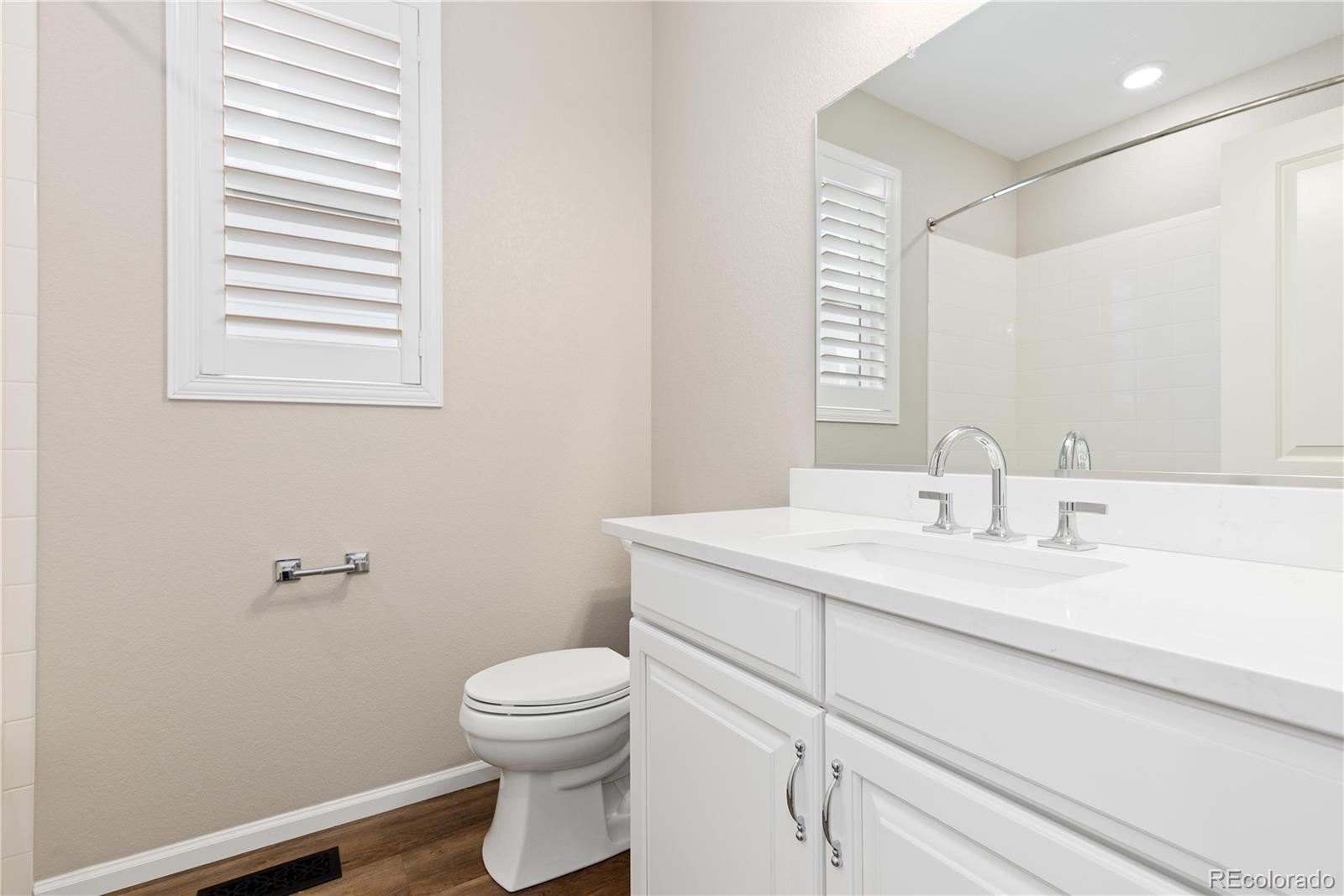 MLS Image #15 for 27639 e 7th lane,aurora, Colorado