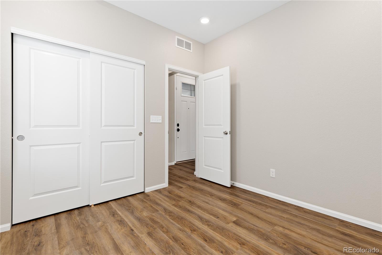 MLS Image #16 for 27639 e 7th lane,aurora, Colorado
