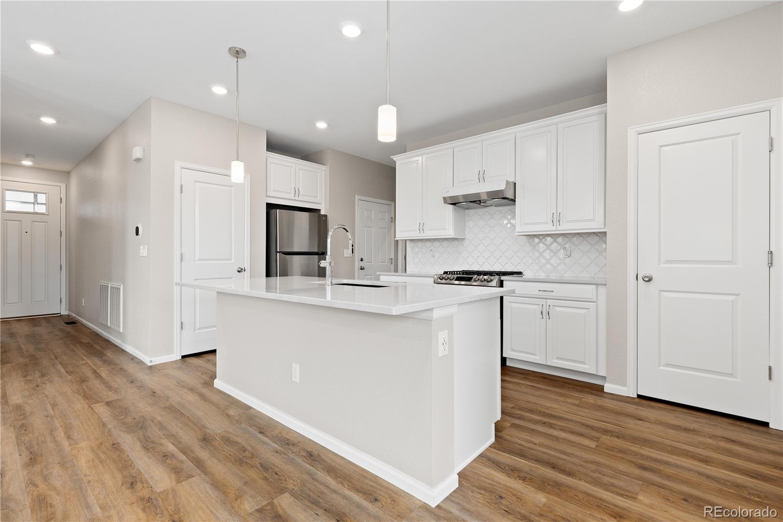 MLS Image #3 for 27639 e 7th lane,aurora, Colorado
