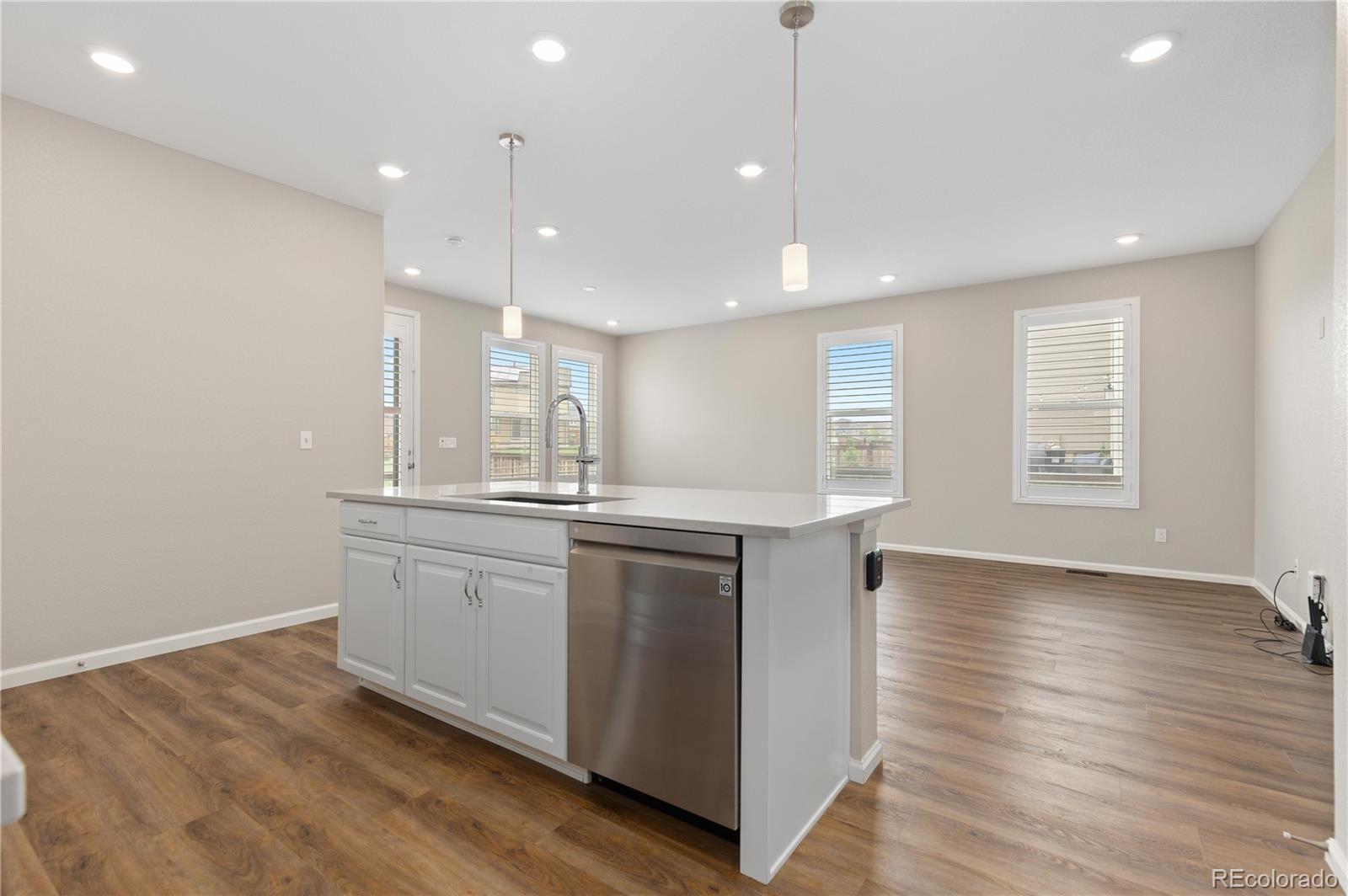MLS Image #5 for 27639 e 7th lane,aurora, Colorado