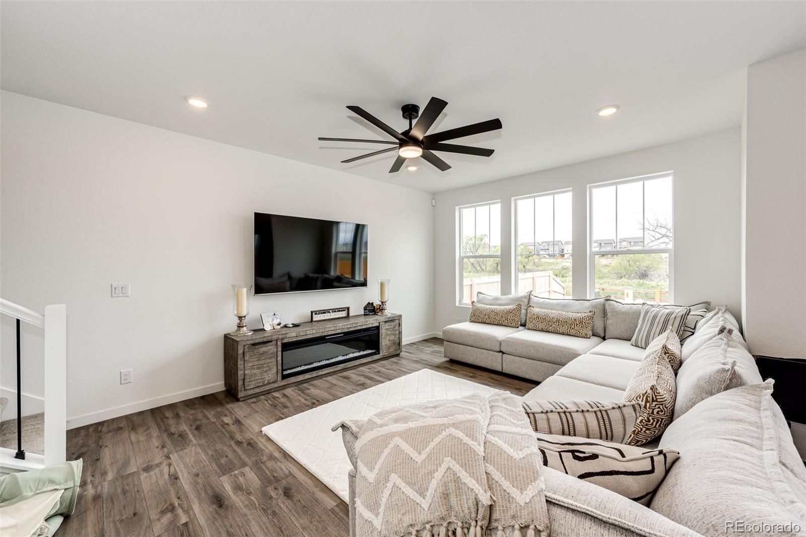 MLS Image #12 for 947 w beverly street,elizabeth, Colorado