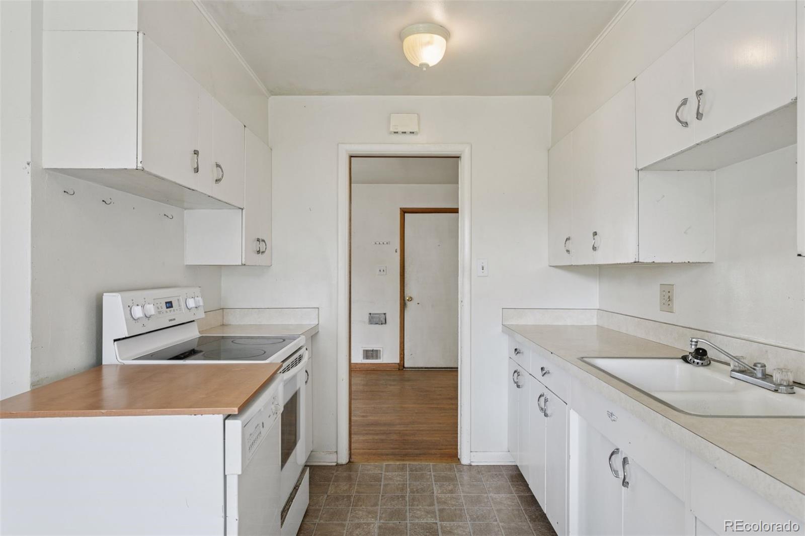 MLS Image #11 for 1742 s forest street,denver, Colorado