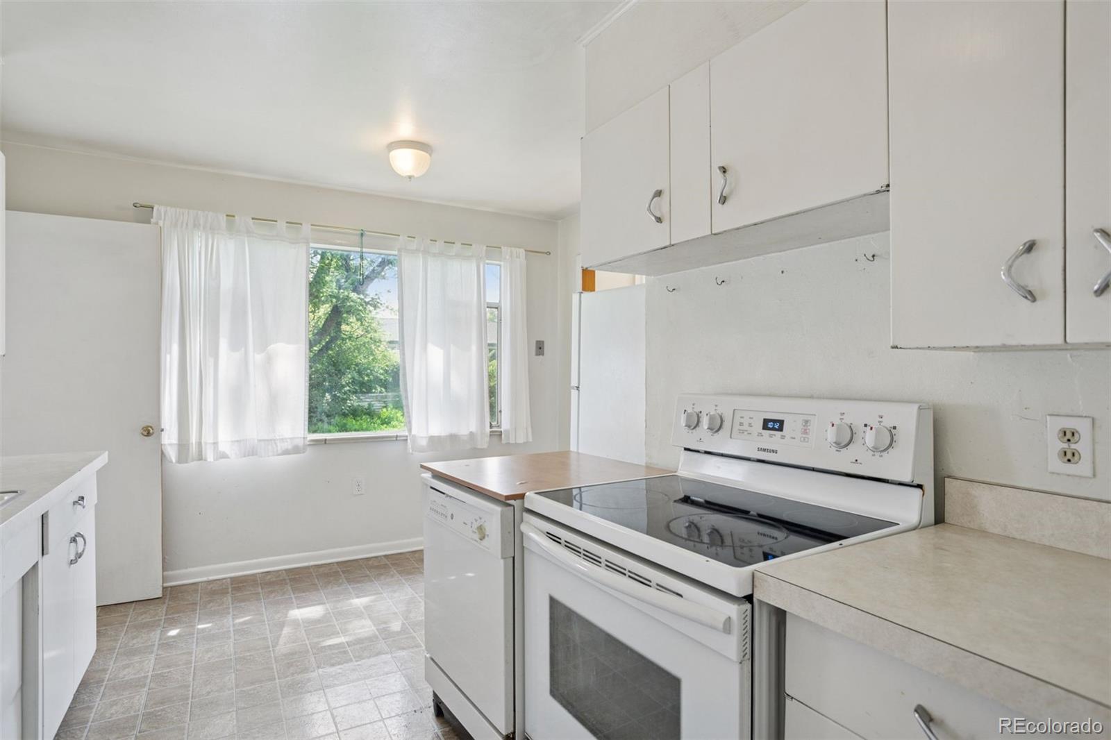 MLS Image #14 for 1742 s forest street,denver, Colorado