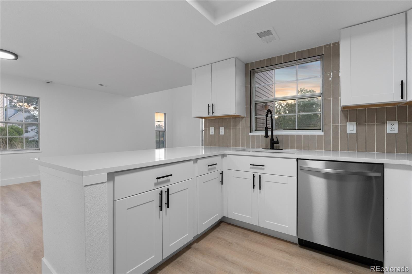 MLS Image #4 for 12635 e pacific circle,aurora, Colorado