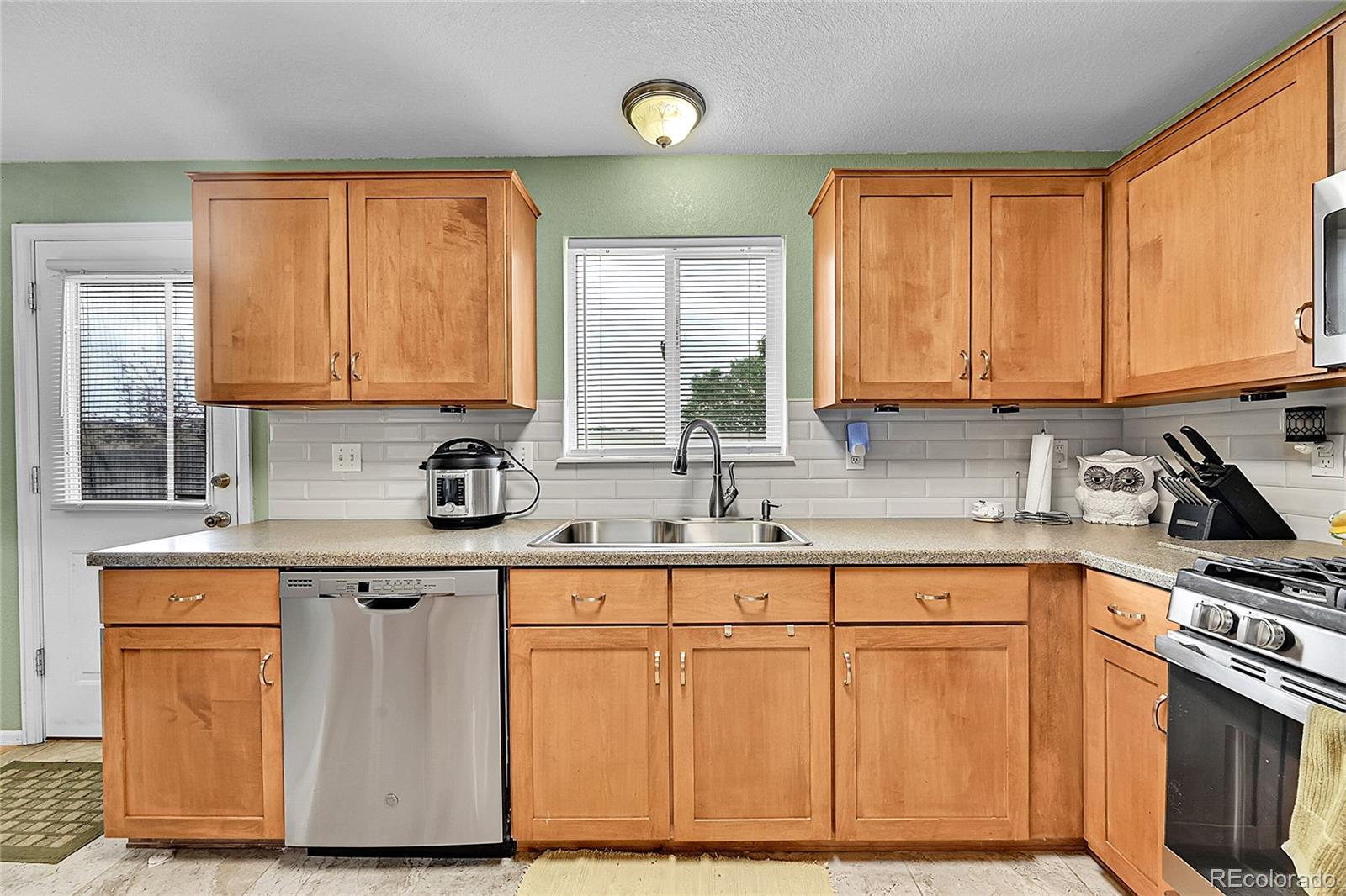MLS Image #5 for 11285  iola street,commerce city, Colorado
