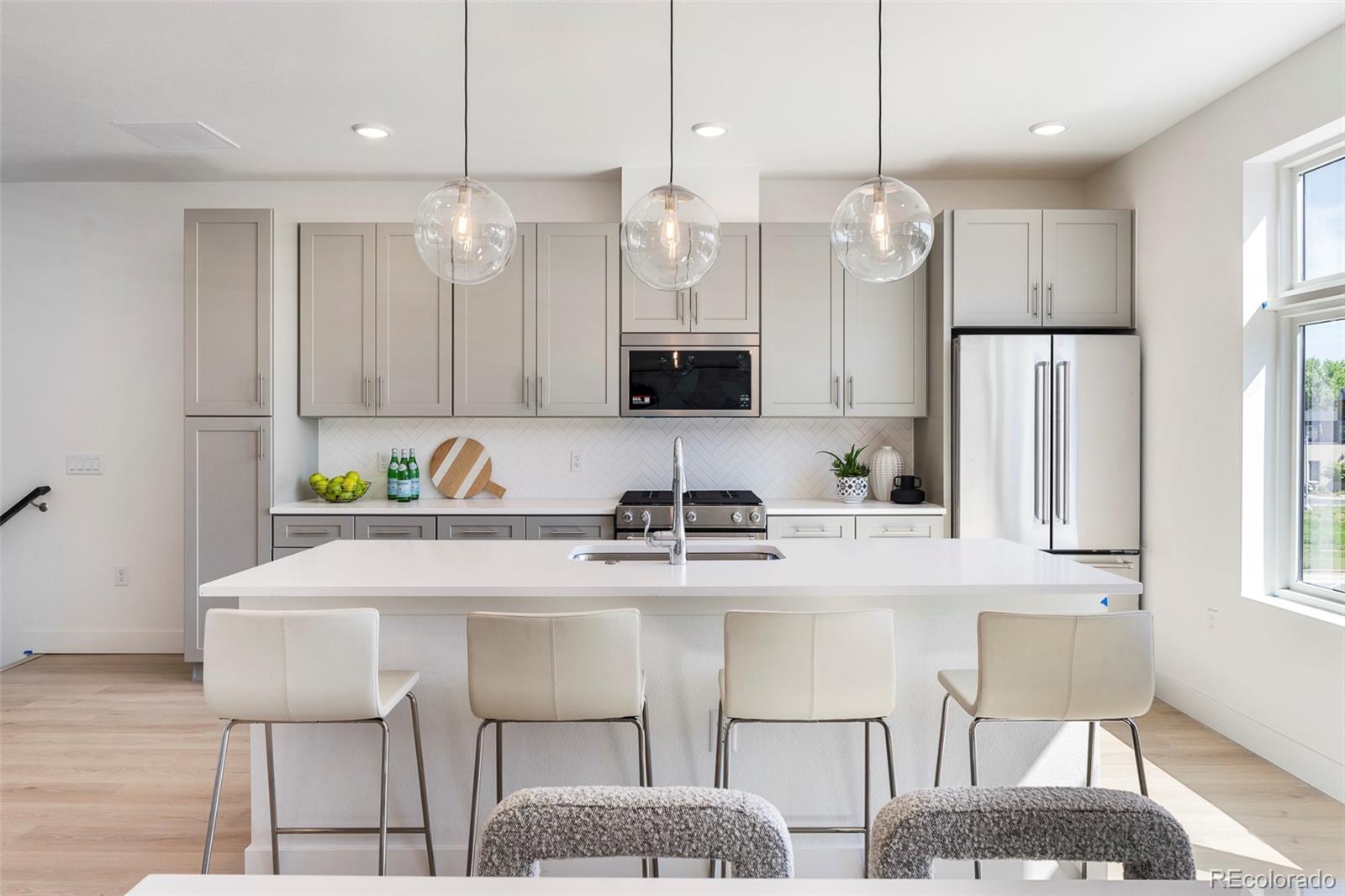MLS Image #2 for 22  oneida court,denver, Colorado