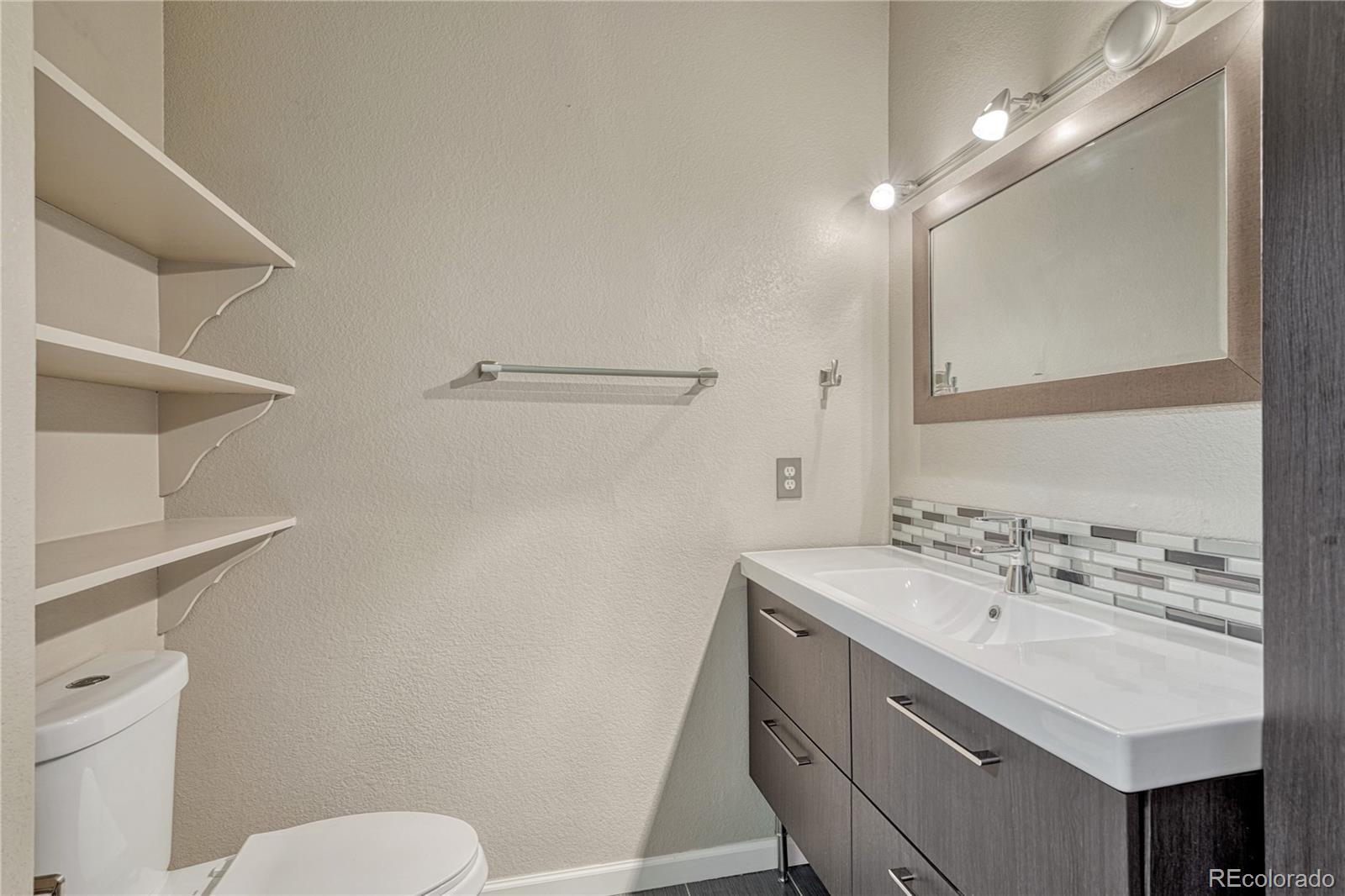 MLS Image #18 for 980 s locust street,denver, Colorado
