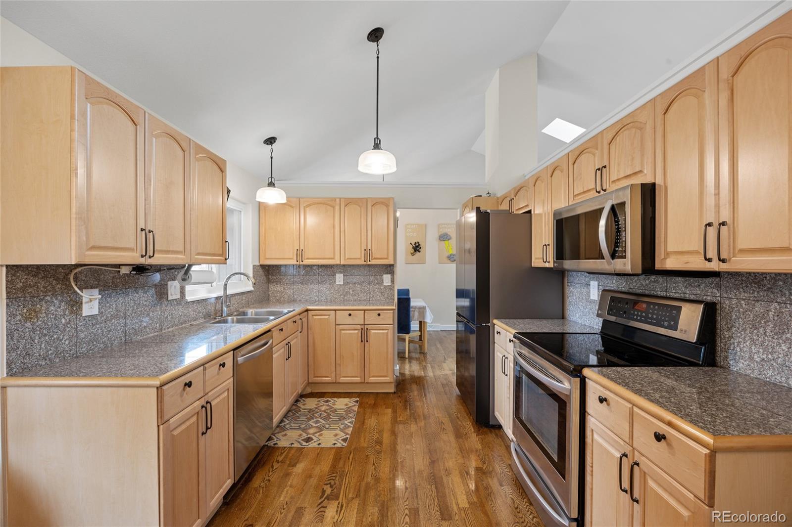 MLS Image #11 for 11035 e berry avenue,englewood, Colorado
