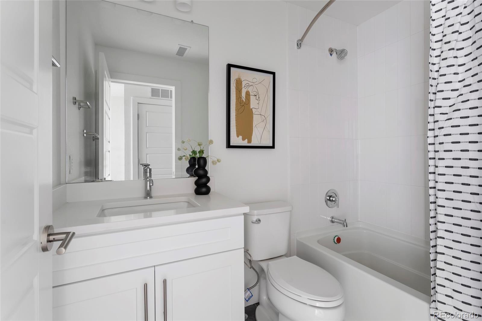 MLS Image #11 for 6971 e lowry boulevard,denver, Colorado