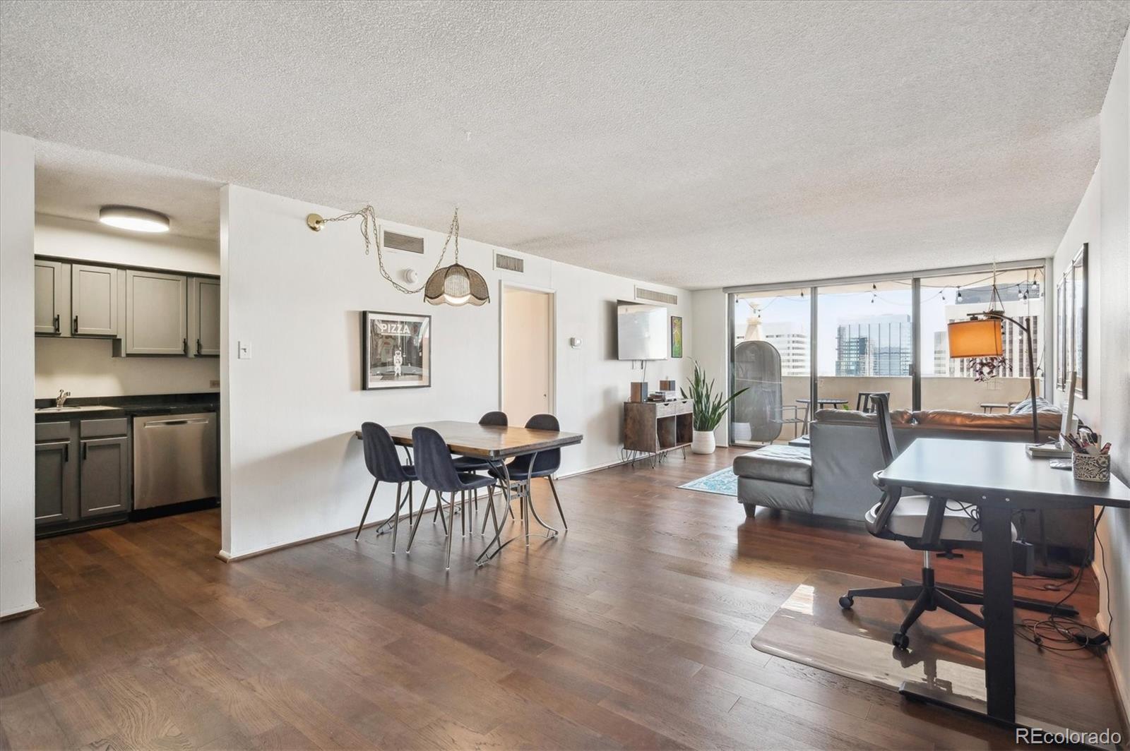 MLS Image #7 for 1020  15th street 28g,denver, Colorado