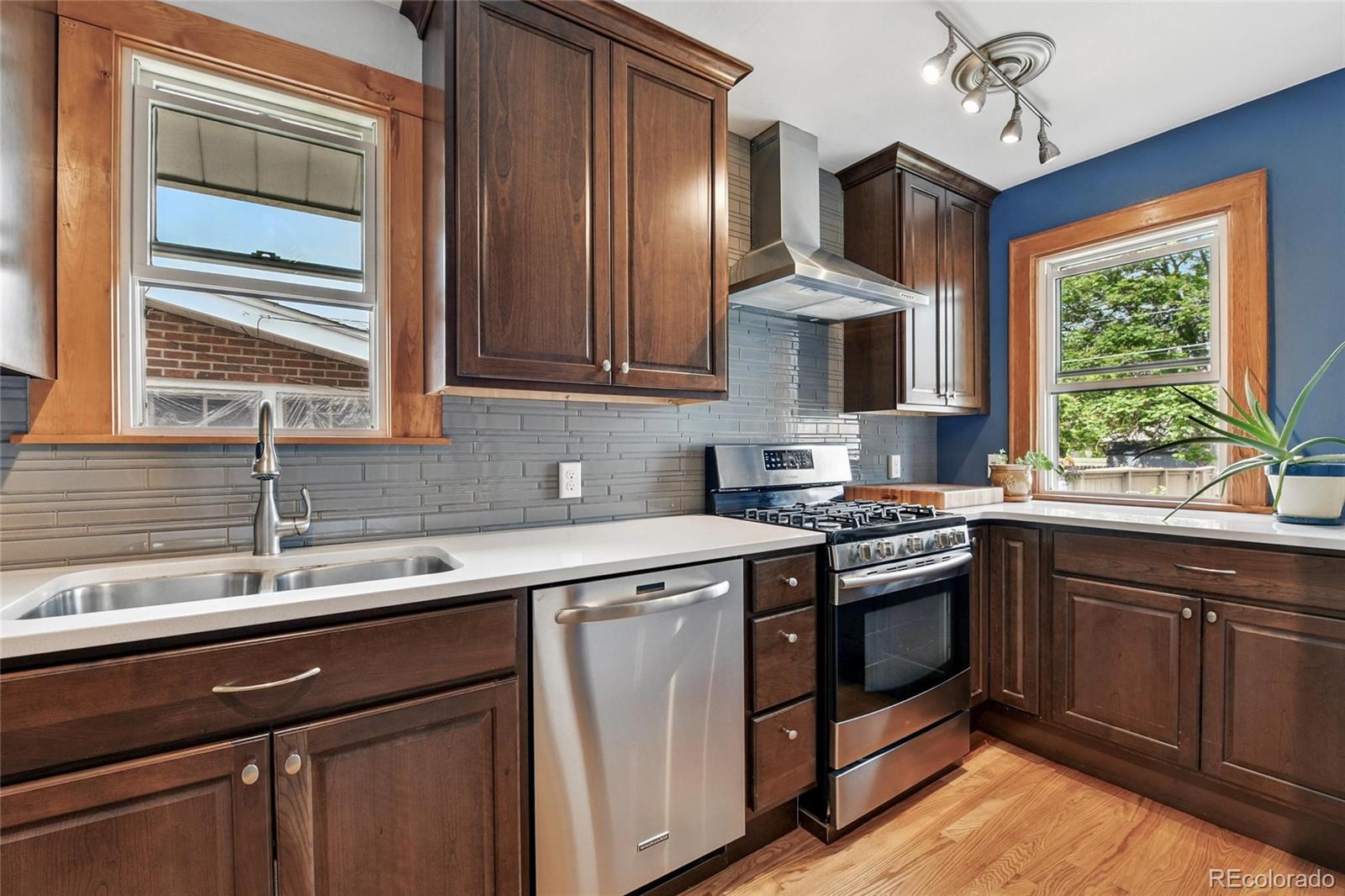 MLS Image #12 for 3611 n vine street,denver, Colorado