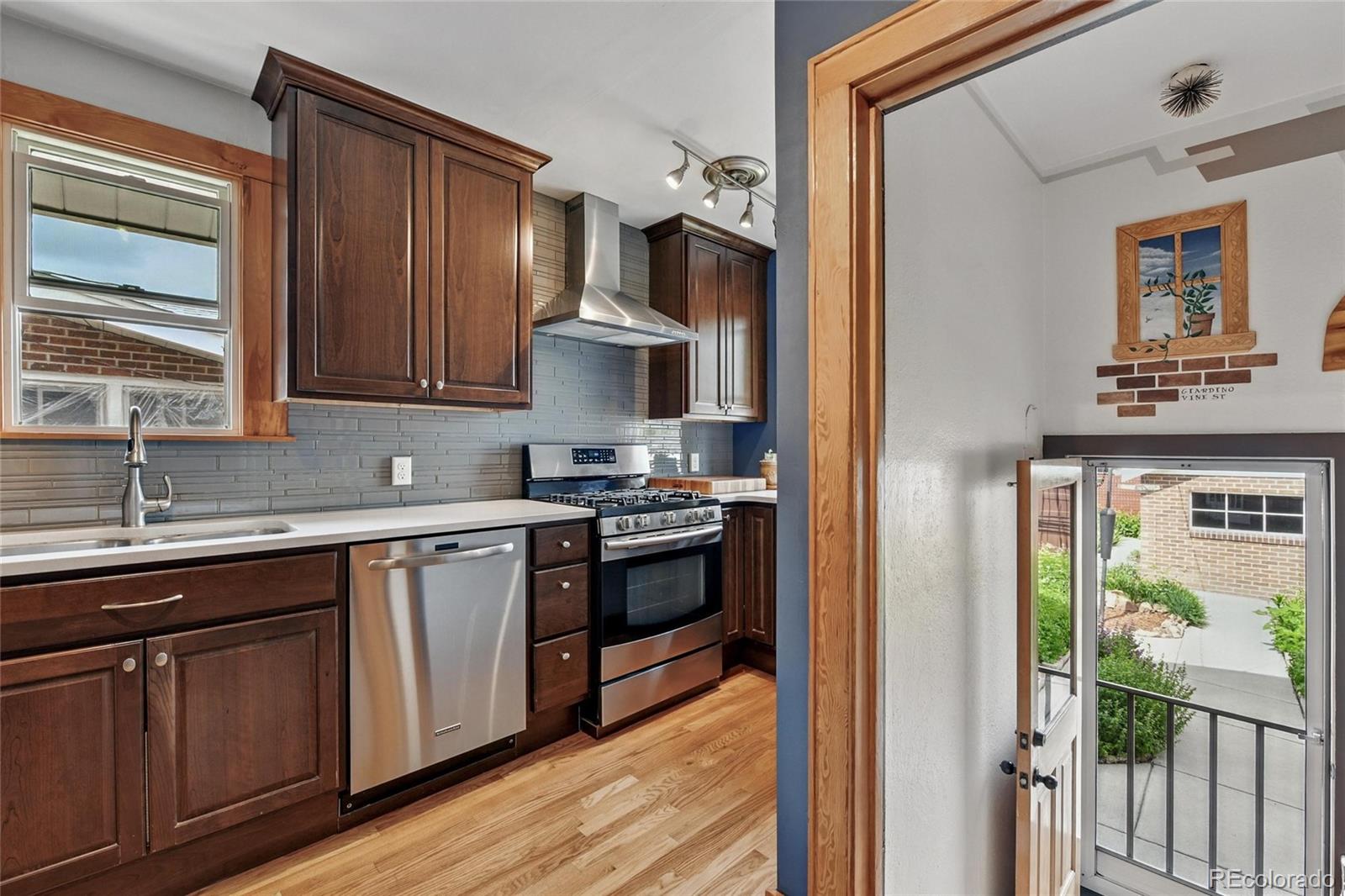 MLS Image #13 for 3611 n vine street,denver, Colorado