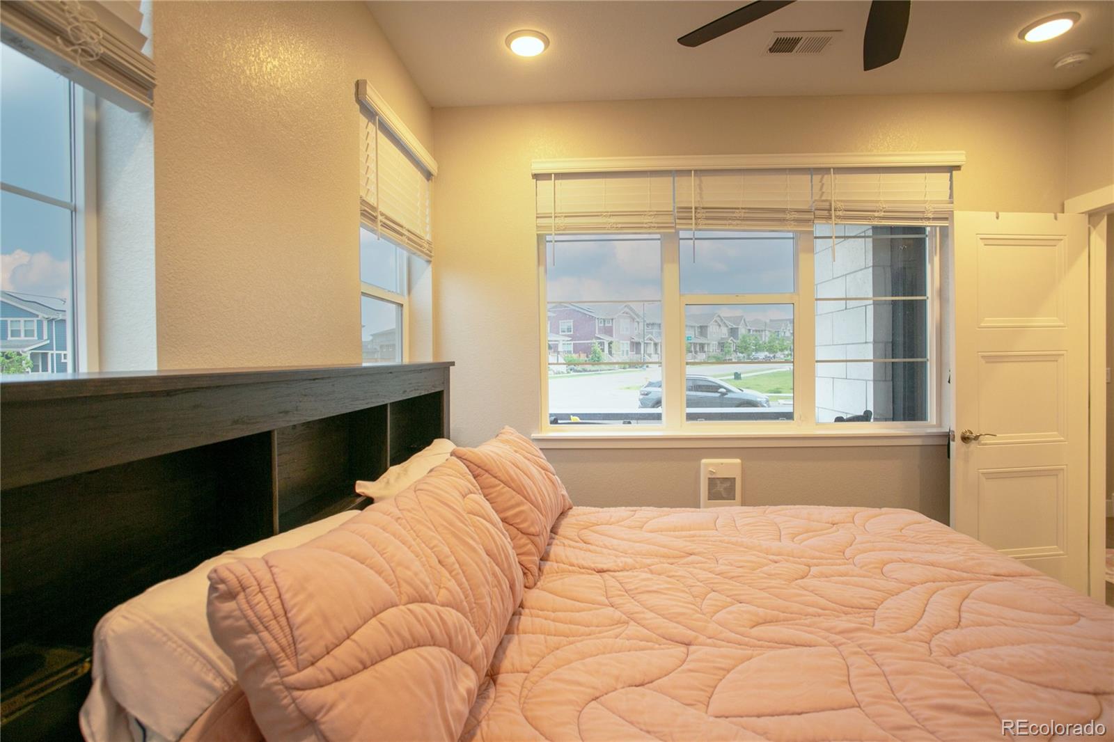 MLS Image #8 for 10018 e 62nd avenue,denver, Colorado