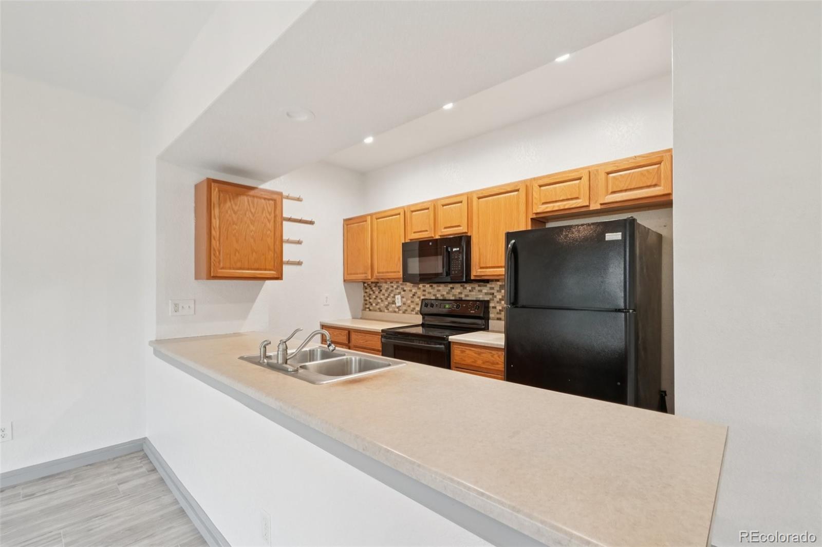 MLS Image #10 for 6973 w louisiana avenue,denver, Colorado