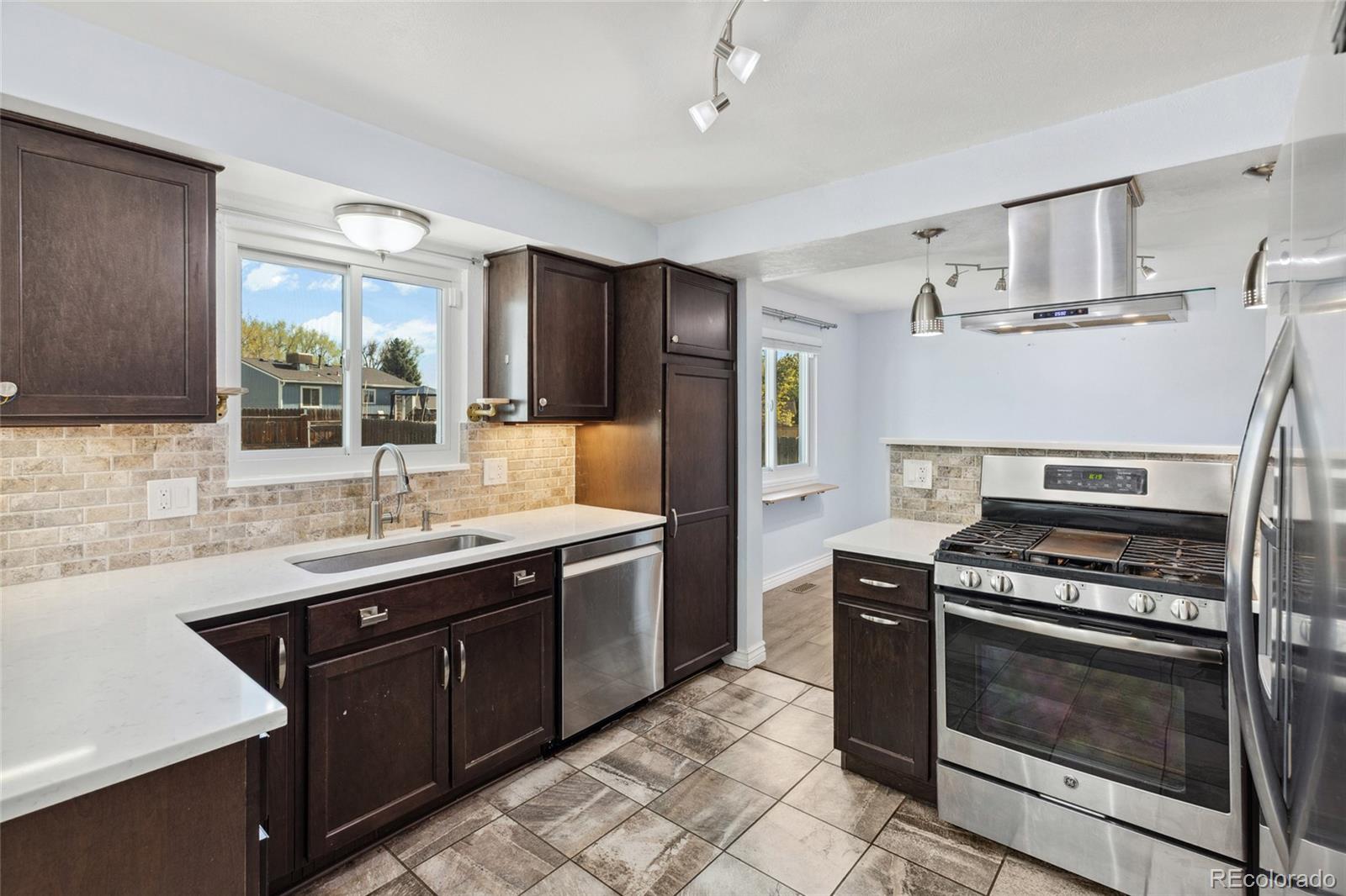 MLS Image #12 for 4860 s field way,littleton, Colorado