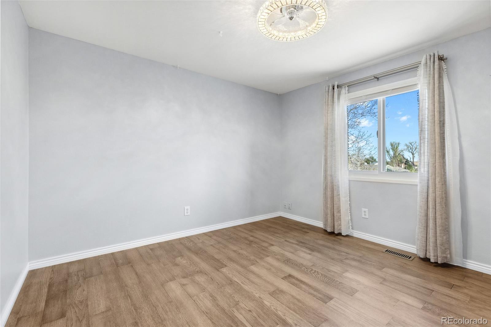 MLS Image #23 for 4860 s field way,littleton, Colorado