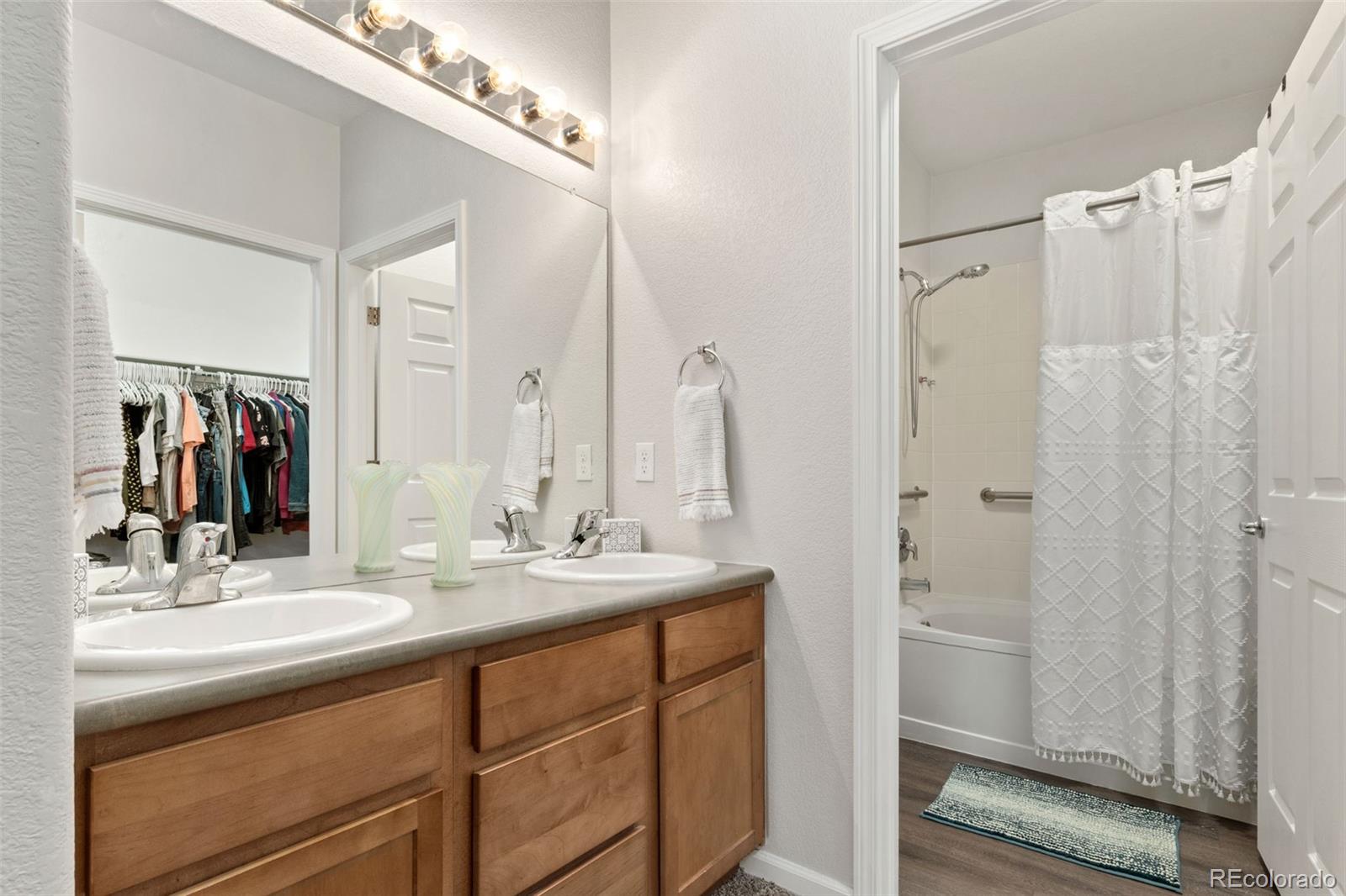 MLS Image #21 for 23346 e 5th place,aurora, Colorado