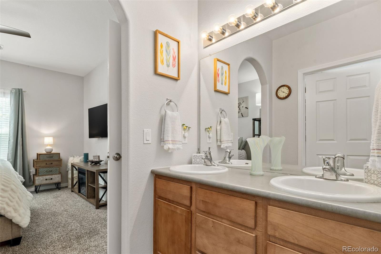 MLS Image #23 for 23346 e 5th place,aurora, Colorado