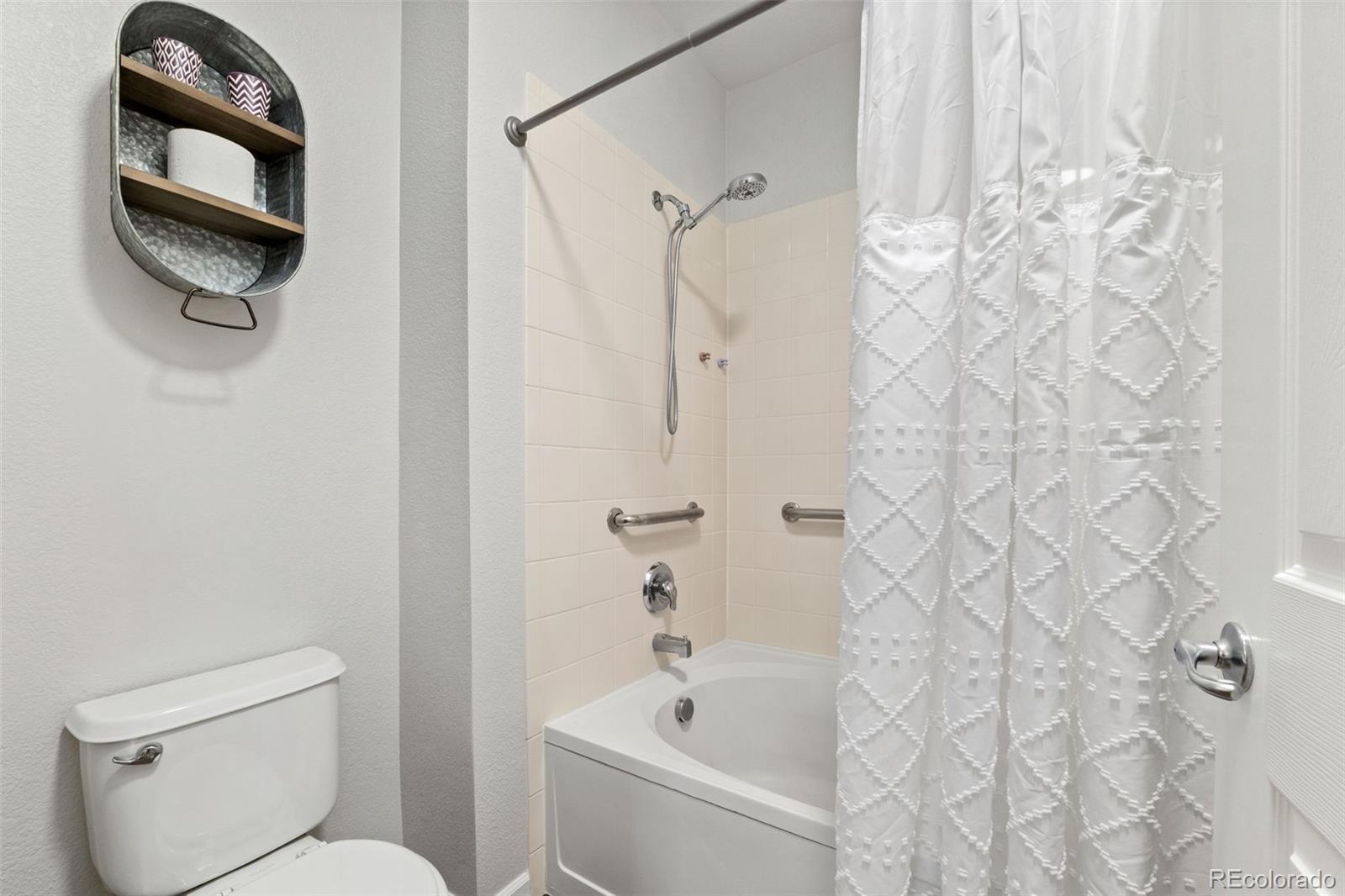 MLS Image #24 for 23346 e 5th place,aurora, Colorado