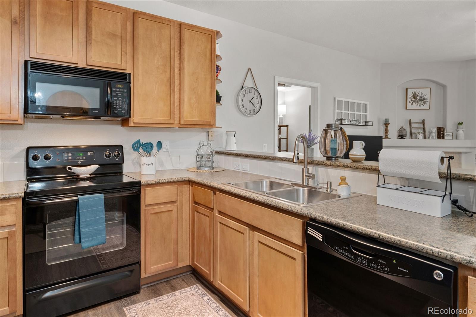 MLS Image #8 for 23346 e 5th place,aurora, Colorado