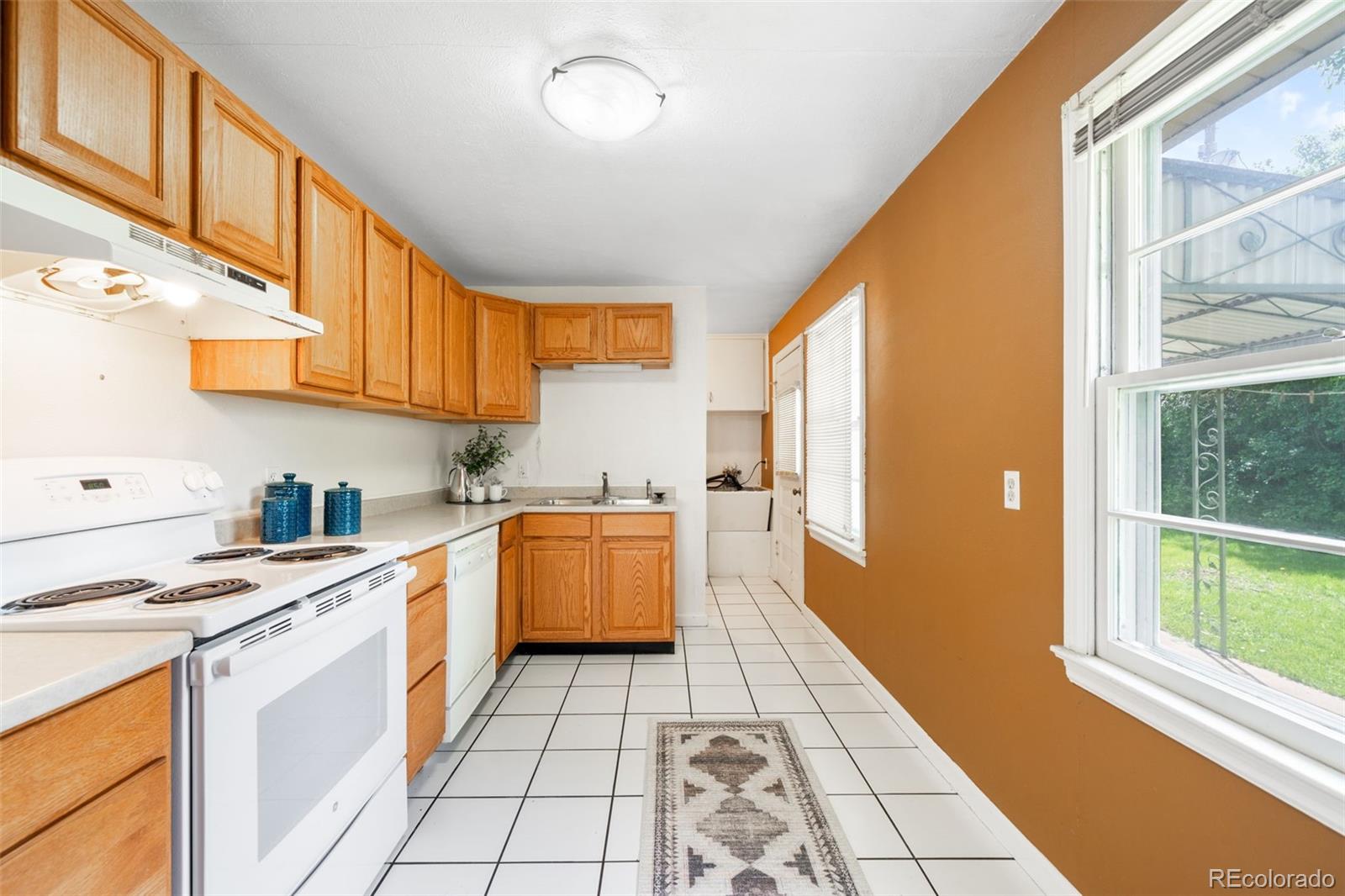 MLS Image #6 for 4616 e yale avenue,denver, Colorado