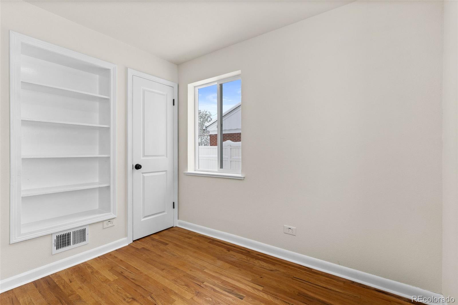 MLS Image #25 for 7555 e 22nd avenue,denver, Colorado