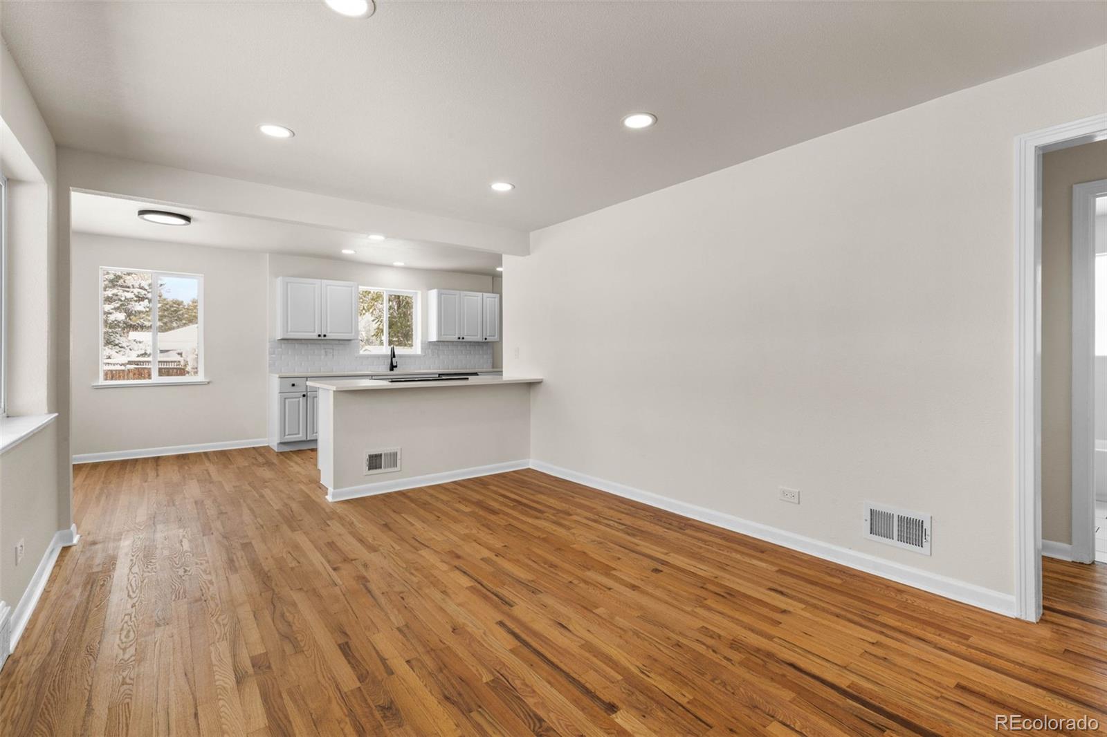 MLS Image #3 for 7555 e 22nd avenue,denver, Colorado