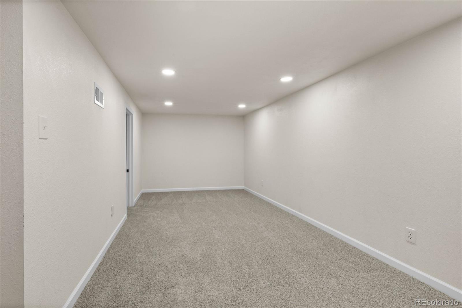 MLS Image #33 for 7555 e 22nd avenue,denver, Colorado