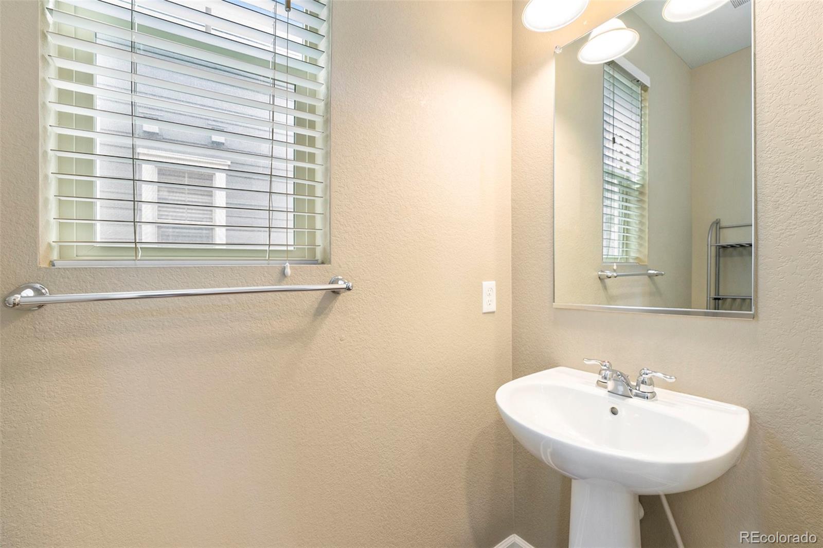 MLS Image #14 for 5434 n xenia street,denver, Colorado