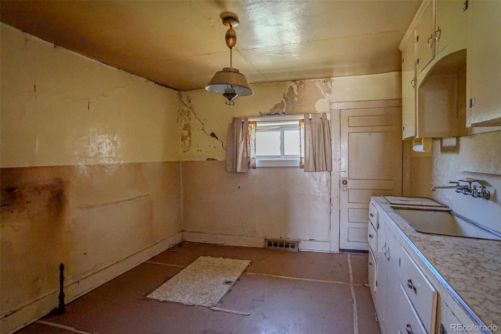 MLS Image #22 for 327 e 7th street,walsenburg, Colorado