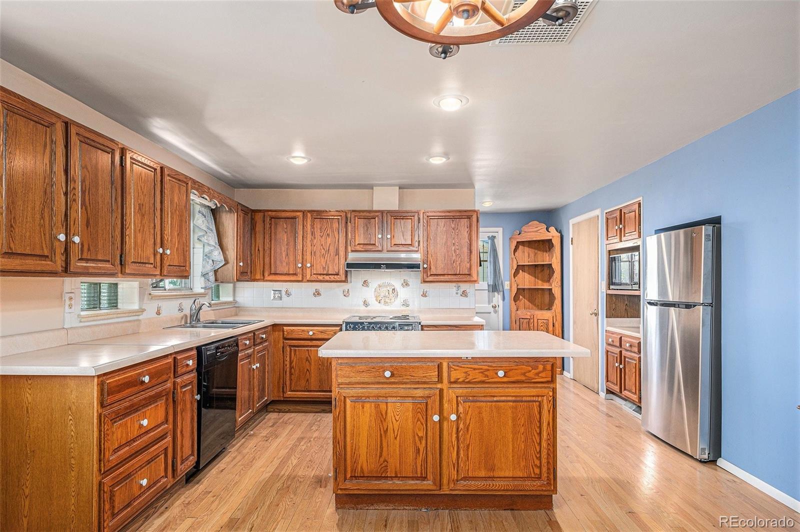 MLS Image #9 for 14751 e 24th avenue,aurora, Colorado
