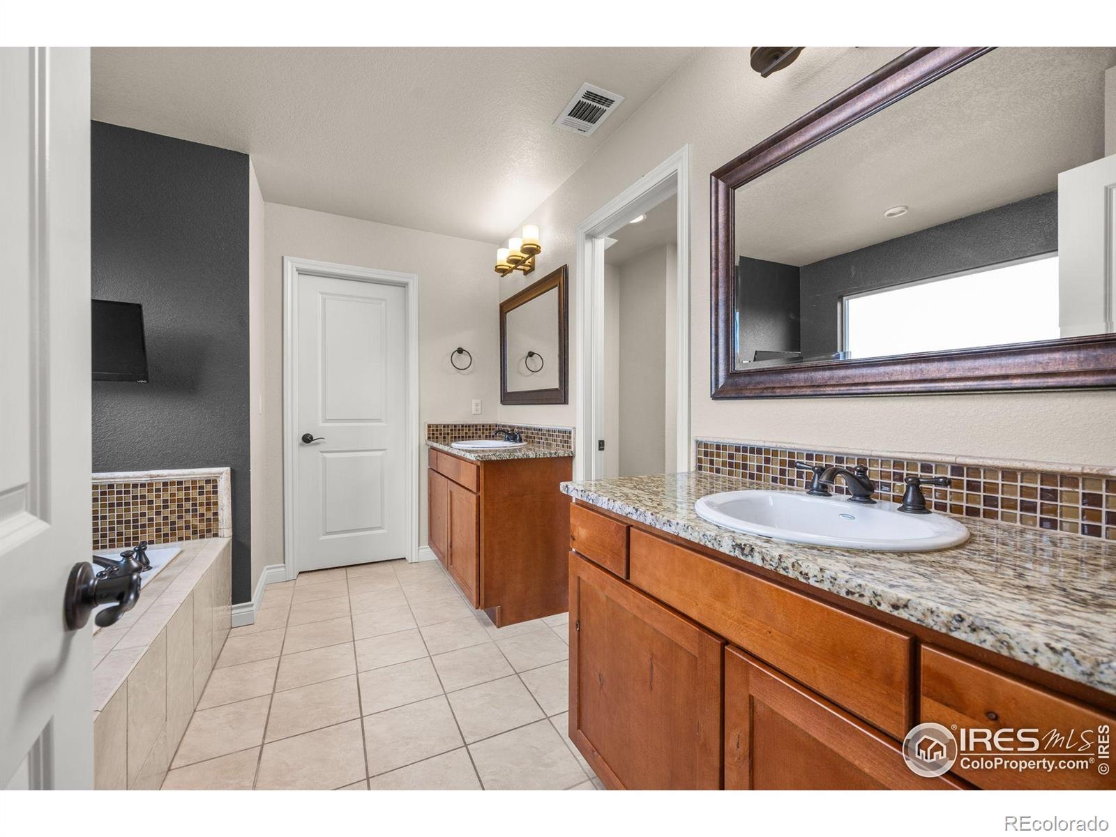 MLS Image #25 for 873  signal court,timnath, Colorado