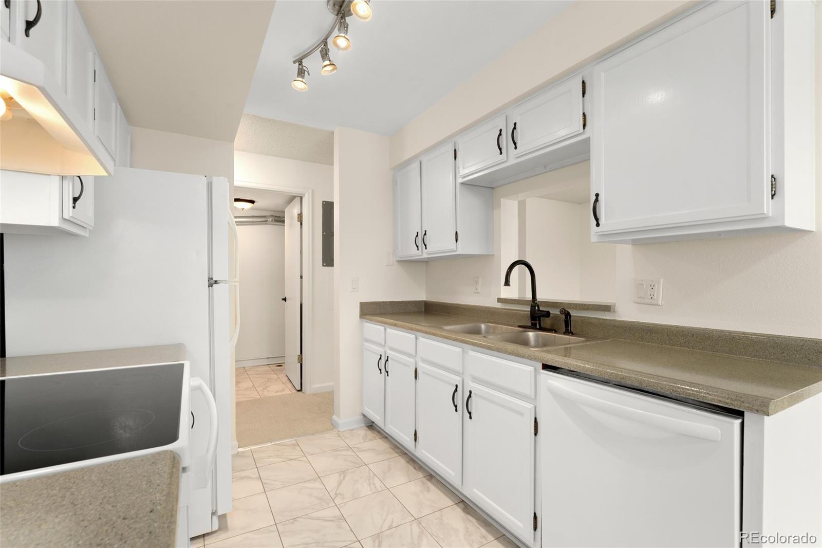 MLS Image #14 for 8100 w quincy avenue,littleton, Colorado