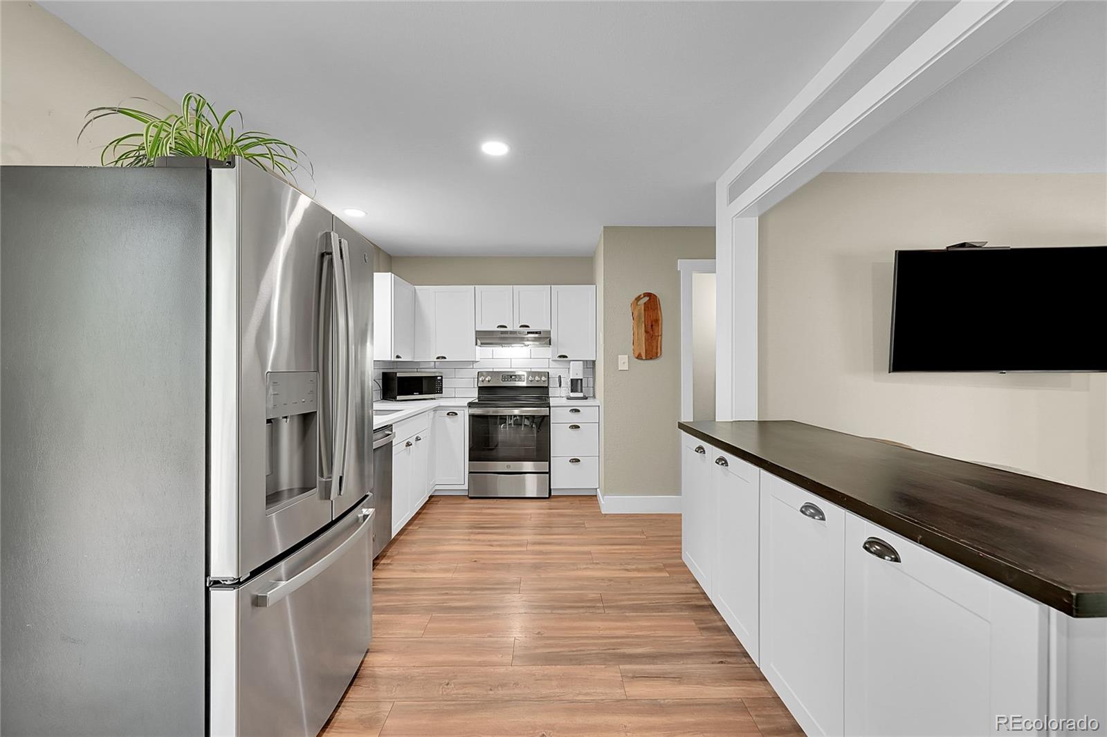 MLS Image #3 for 962 s potomac way,aurora, Colorado
